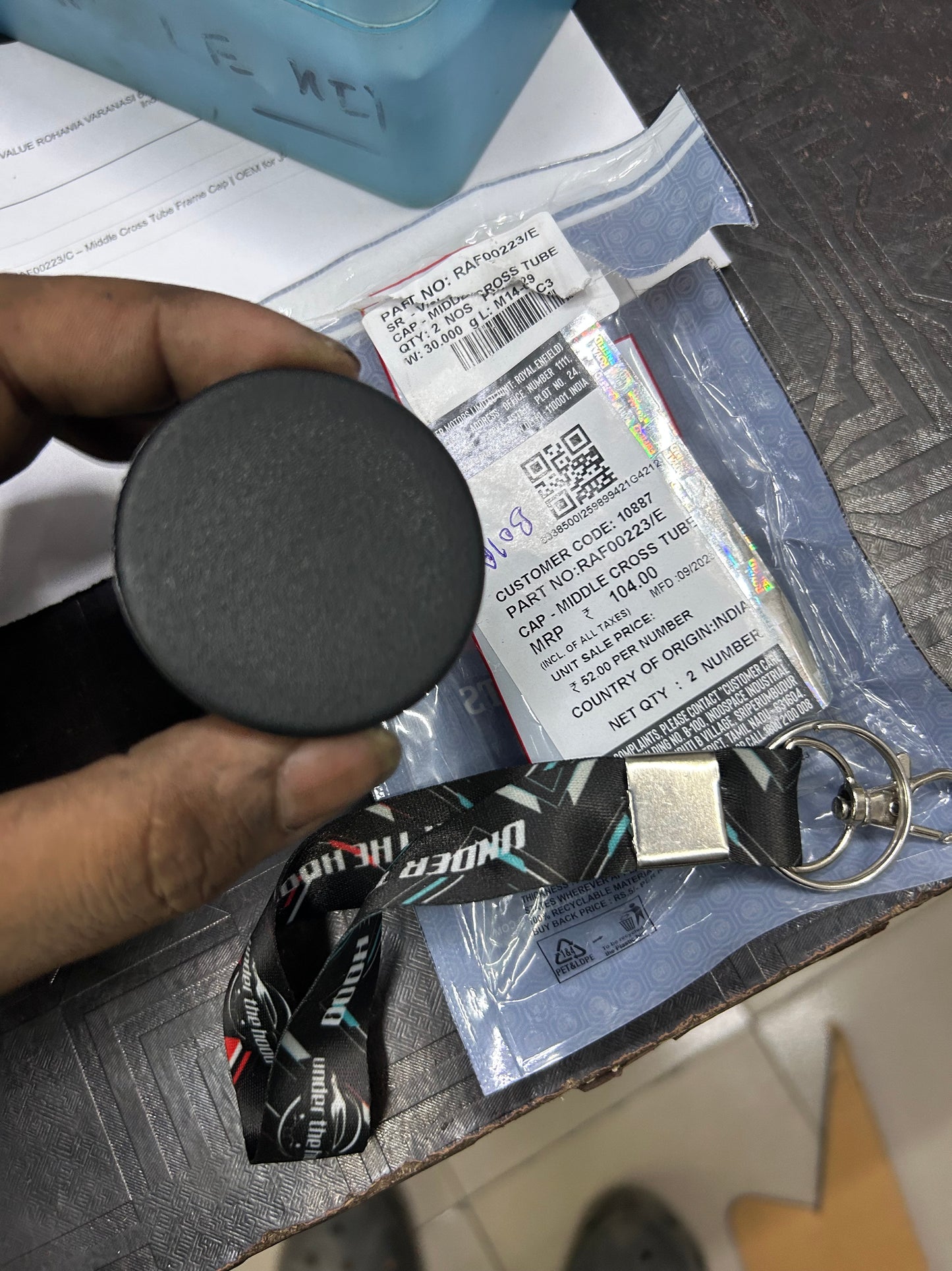 Royal Enfield RAF00223/C – Middle Cross Tube Frame Cap | OEM for J-Series (Bullet 350, Classic 350 UK, Meteor 350, Hunter 350)