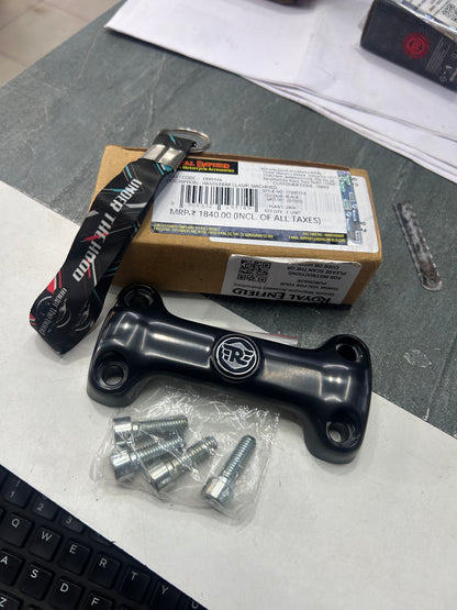 Royal Enfield Black Handlebar Clamp / Upper Riser Kit 1990446 — OEM for Interceptor 650