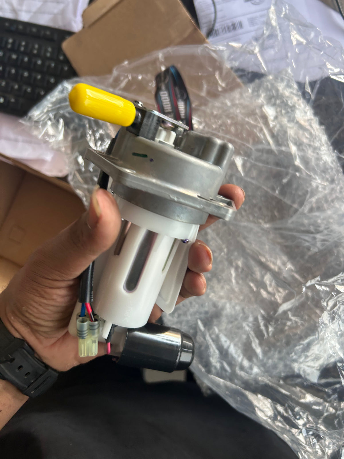 Royal Enfield 571052/B – Fuel Pump Module OEM for Classic 500 / Bullet 500 / Continental GT 535 (EFI)