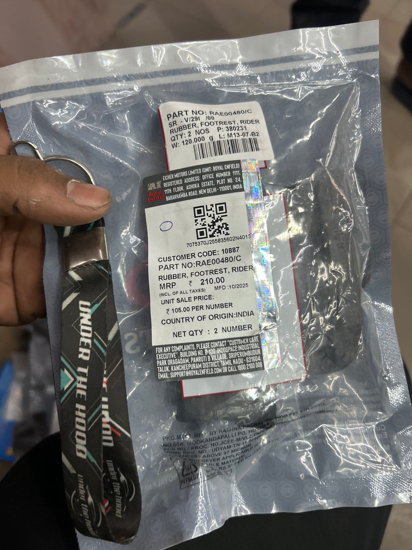 Royal Enfield Bear 650 Rider Footrest Rubber Grip (RAE00480/C) – Fits Left & Right – Genuine OEM