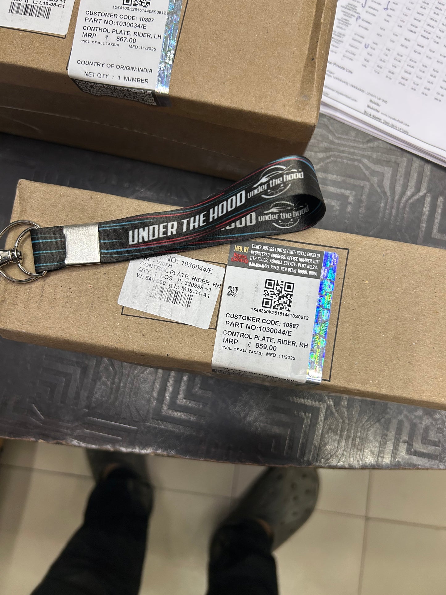 Royal Enfield 1030044/E – Rider Control Plate (Right-Hand) for Interceptor 650 (OEM Genuine)