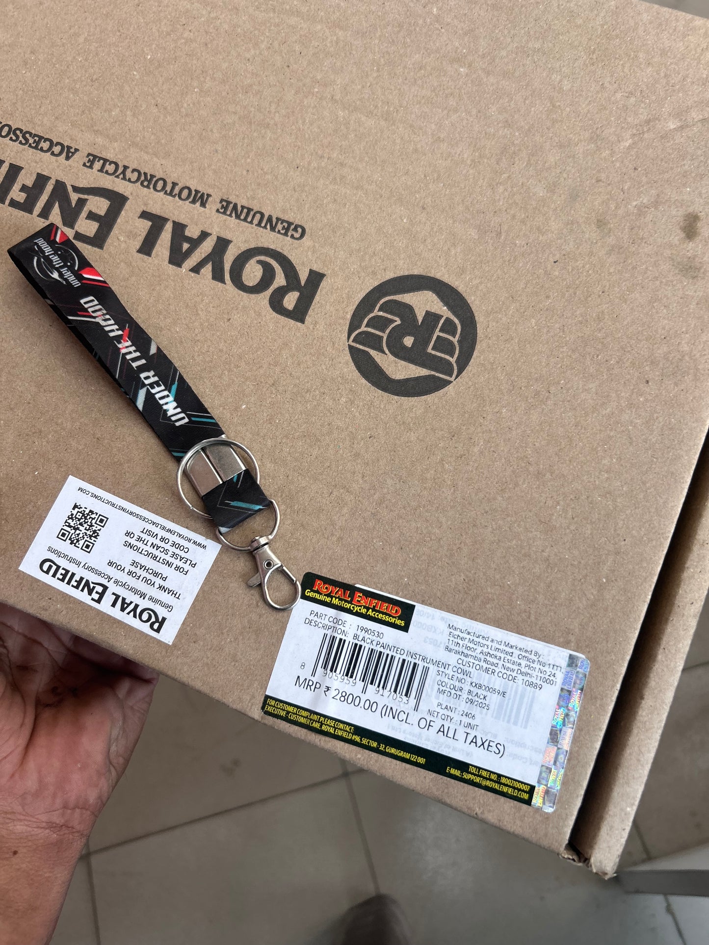 Royal Enfield 1990530 Black Painted Instrument Cowl — OEM Windshield / Flyscreen for Bear 650