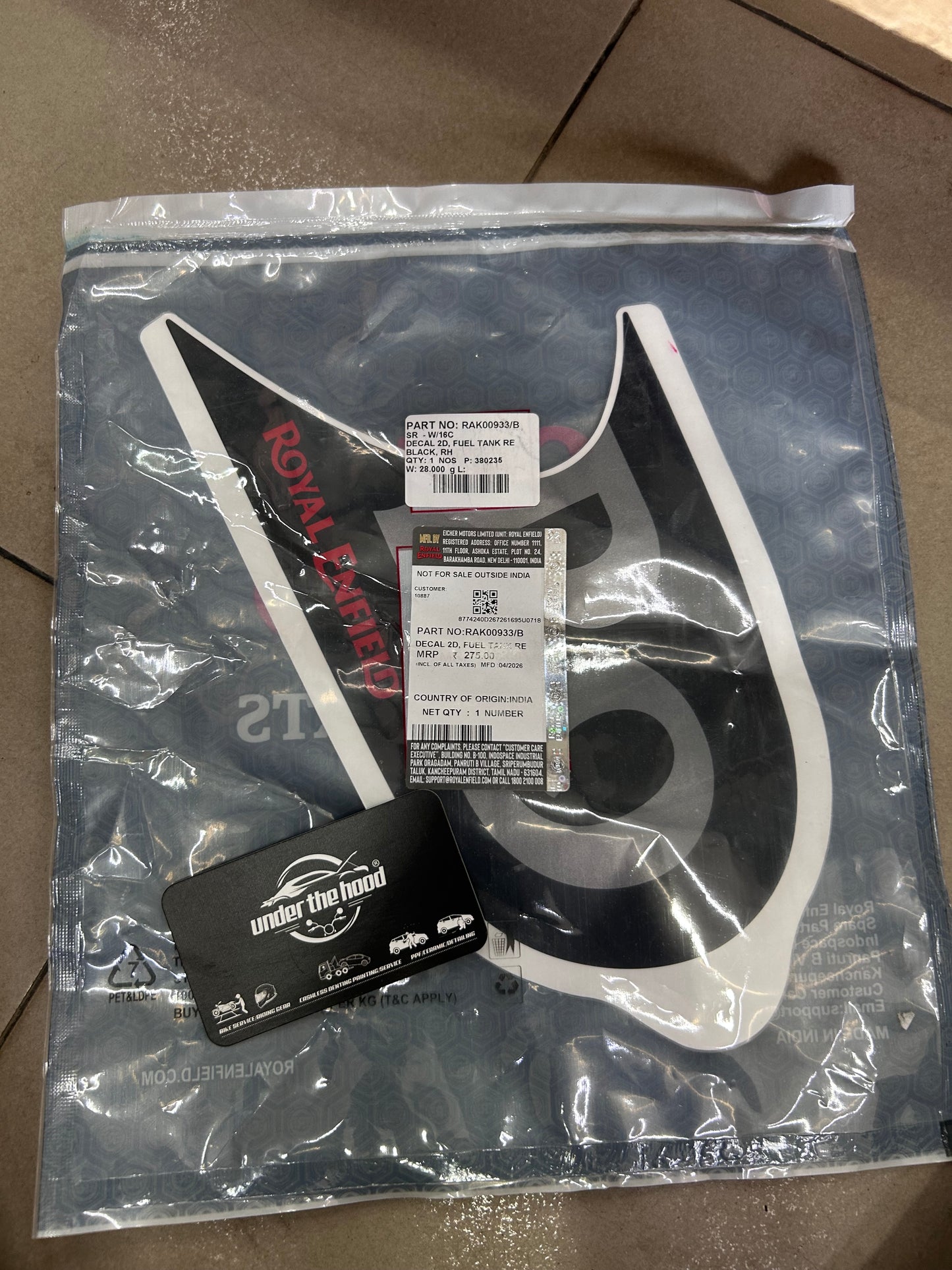 Royal Enfield Right Fuel Tank Decal 2D RE Black for Hunter 350 Dapper Grey – RAK00933/B