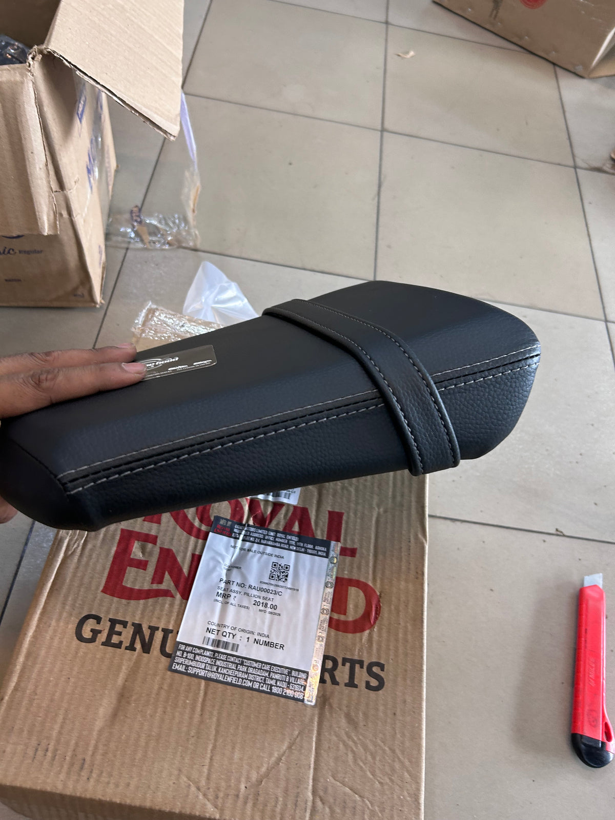 Royal Enfield Super Meteor 650 Pillion Seat Assembly RAU00023/C