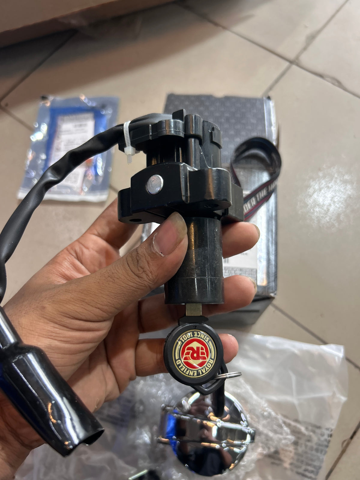 Royal Enfield Continental GT 535 Common Key Set with Ignition Switch, Fuel Cap & 2 Keys – 1040814/A
