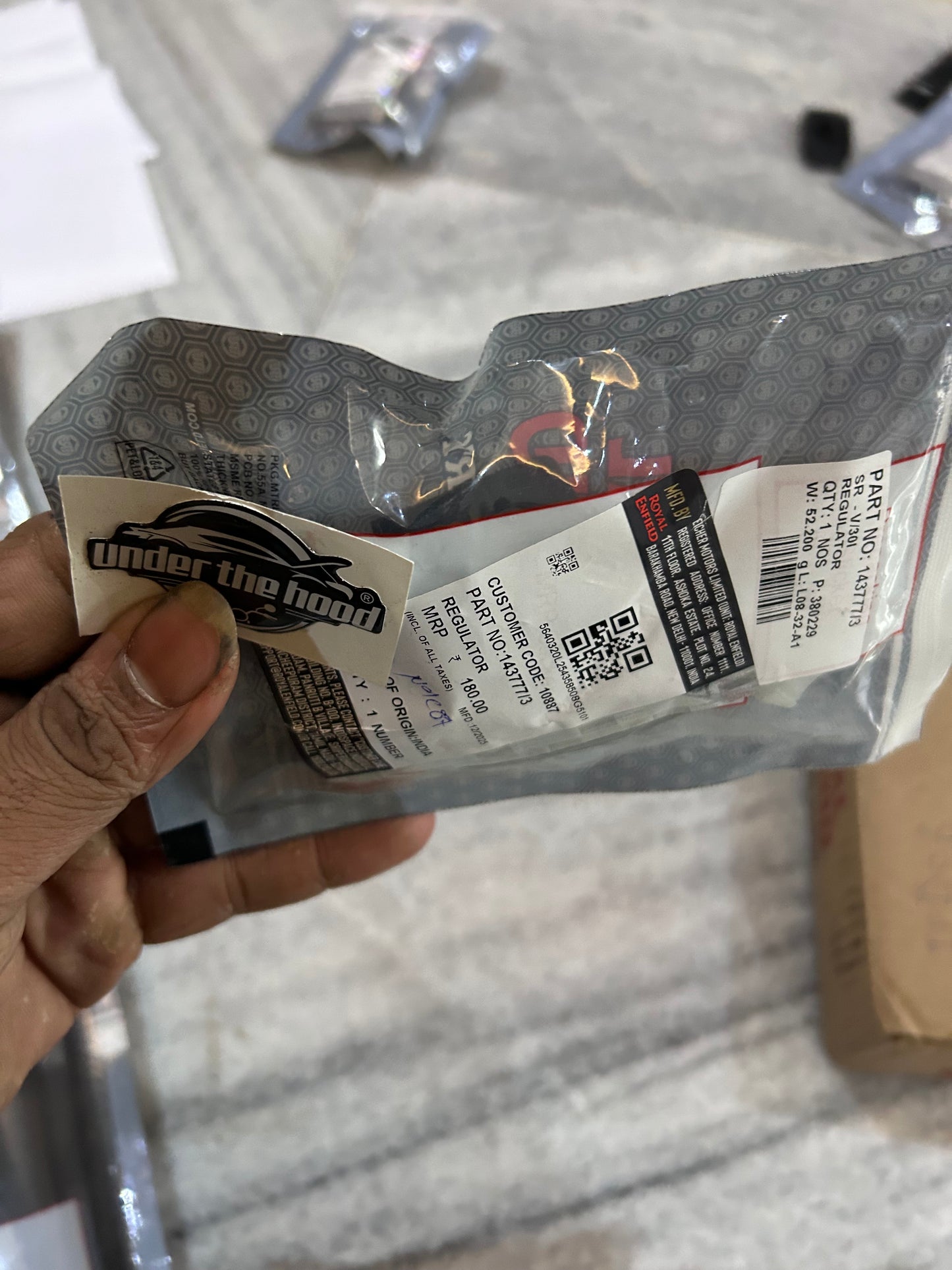 Royal Enfield 143777/3 – AC Voltage Regulator 12V for Headlamp (AC/DC System) – Bullet 350/500 CI & Electra 4S