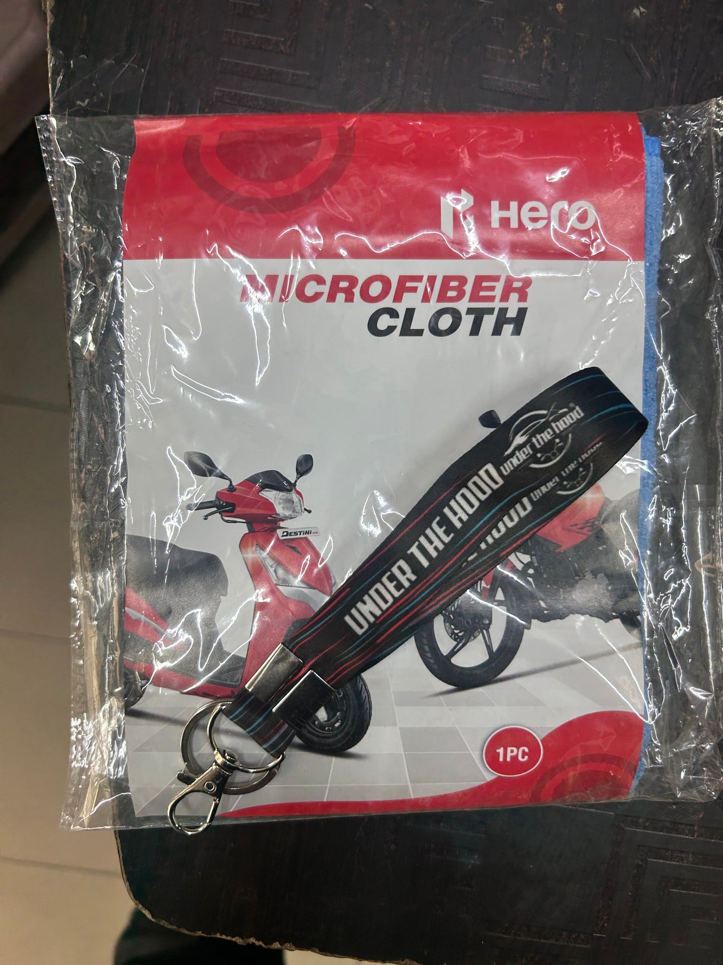 Hero Genuine Microfiber Cleaning Cloth (41×41 cm) – Detailing Cloth – SPDPPK0006S – Scratch-Free, Washable (Bike & Car)