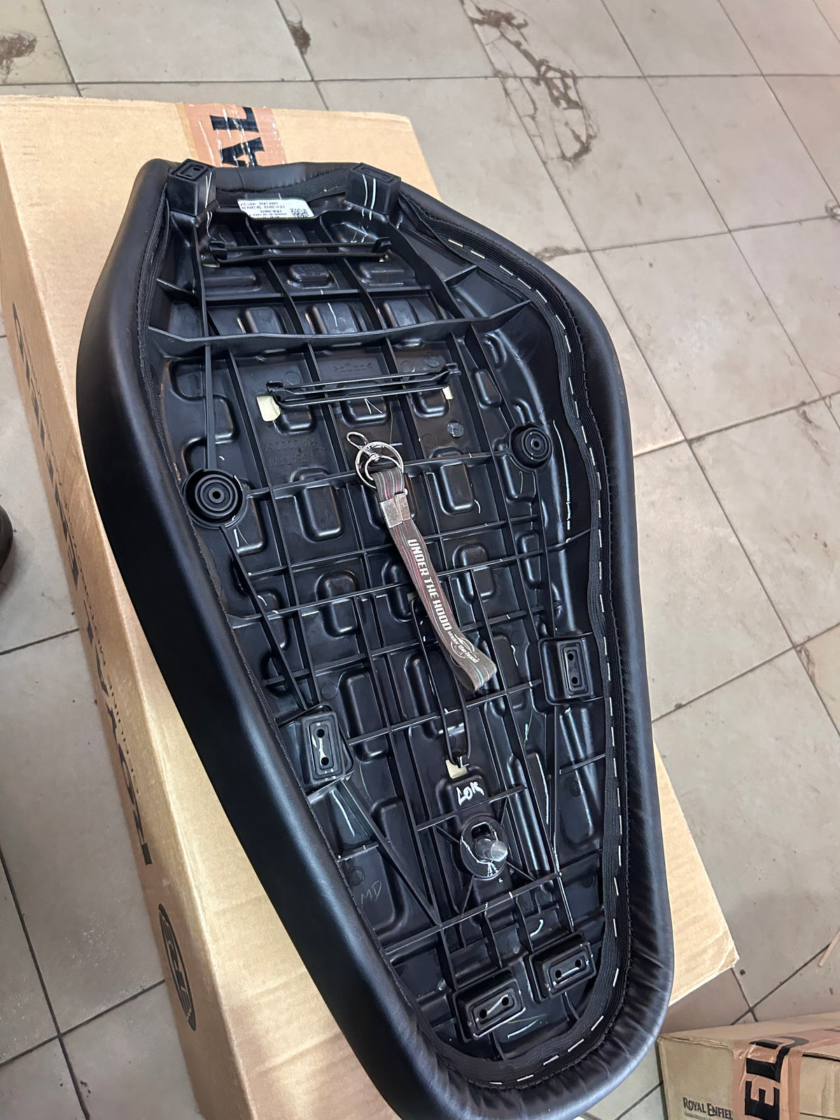 Royal Enfield Hunter 350 Black Low Ride Dual Seat KXA00631