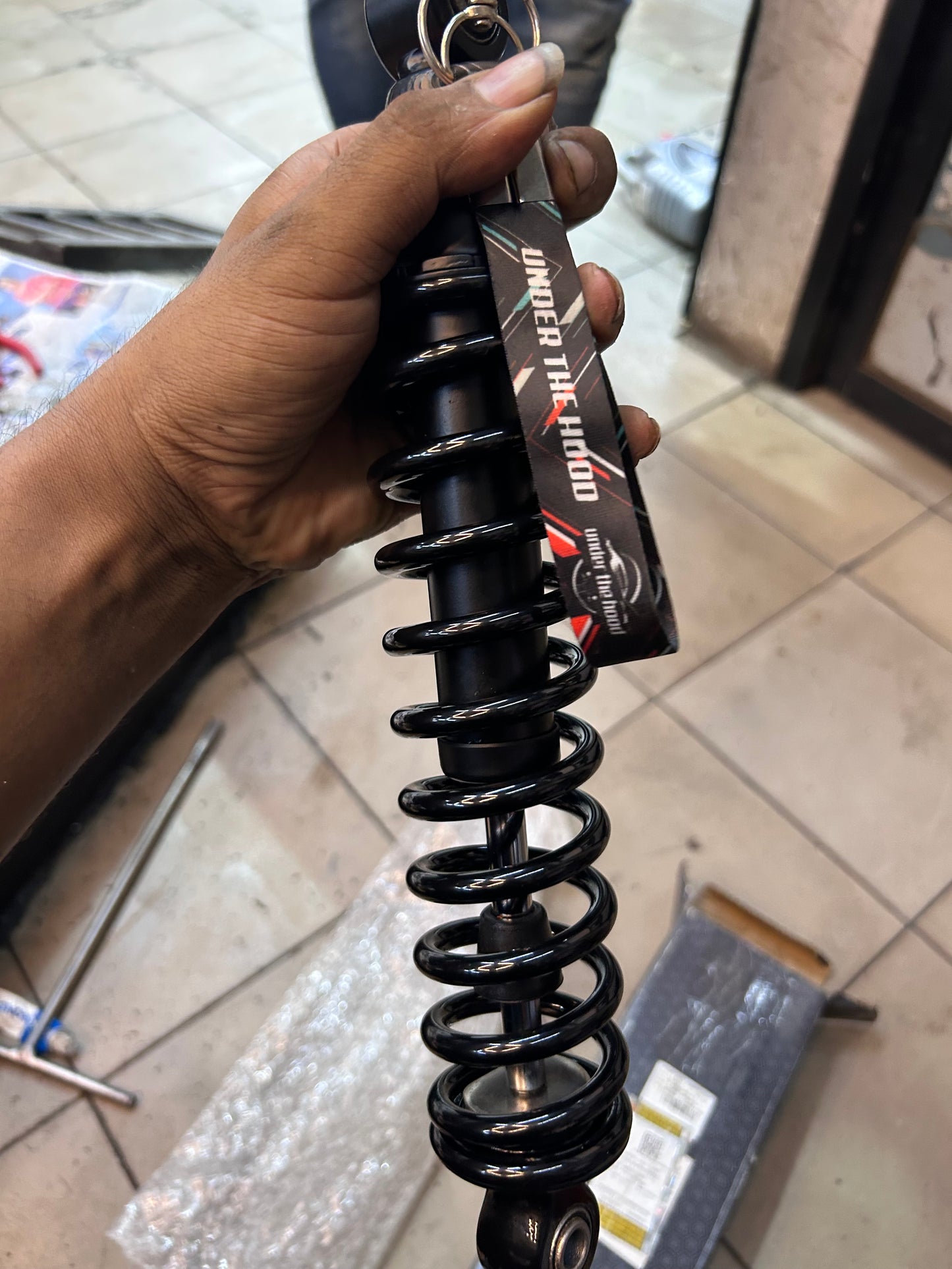 Royal Enfield RAR00052/C – OEM Rear Shock Absorber (Single Piece, Chrome) for Hunter 350 (Factory, Dapper, Rebel)