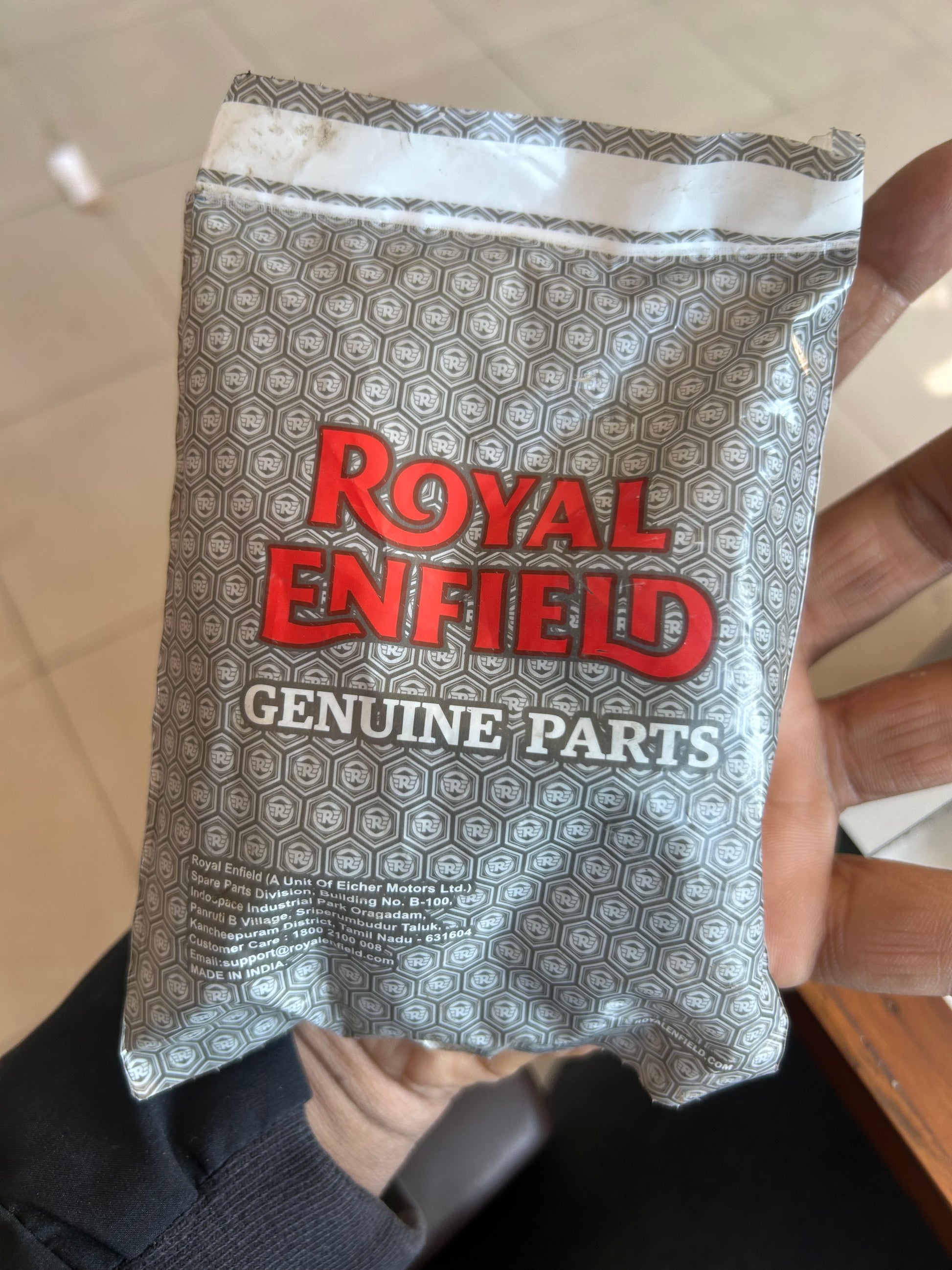 Royal Enfield 594696/A Major Kit Rear Caliper – Genuine OEM brake service kit with seals, pistons, and hardware