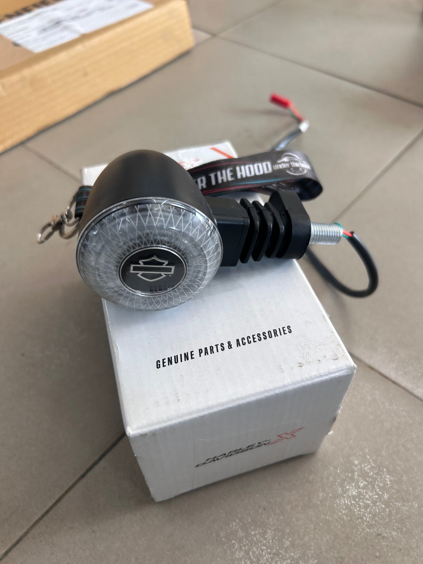 Harley-Davidson X440T Rear Left (LH) Indicator / Winker Assembly – HDHR4AAA8C005000GS – OEM-Style Tail Turn Signal (Left Rear)