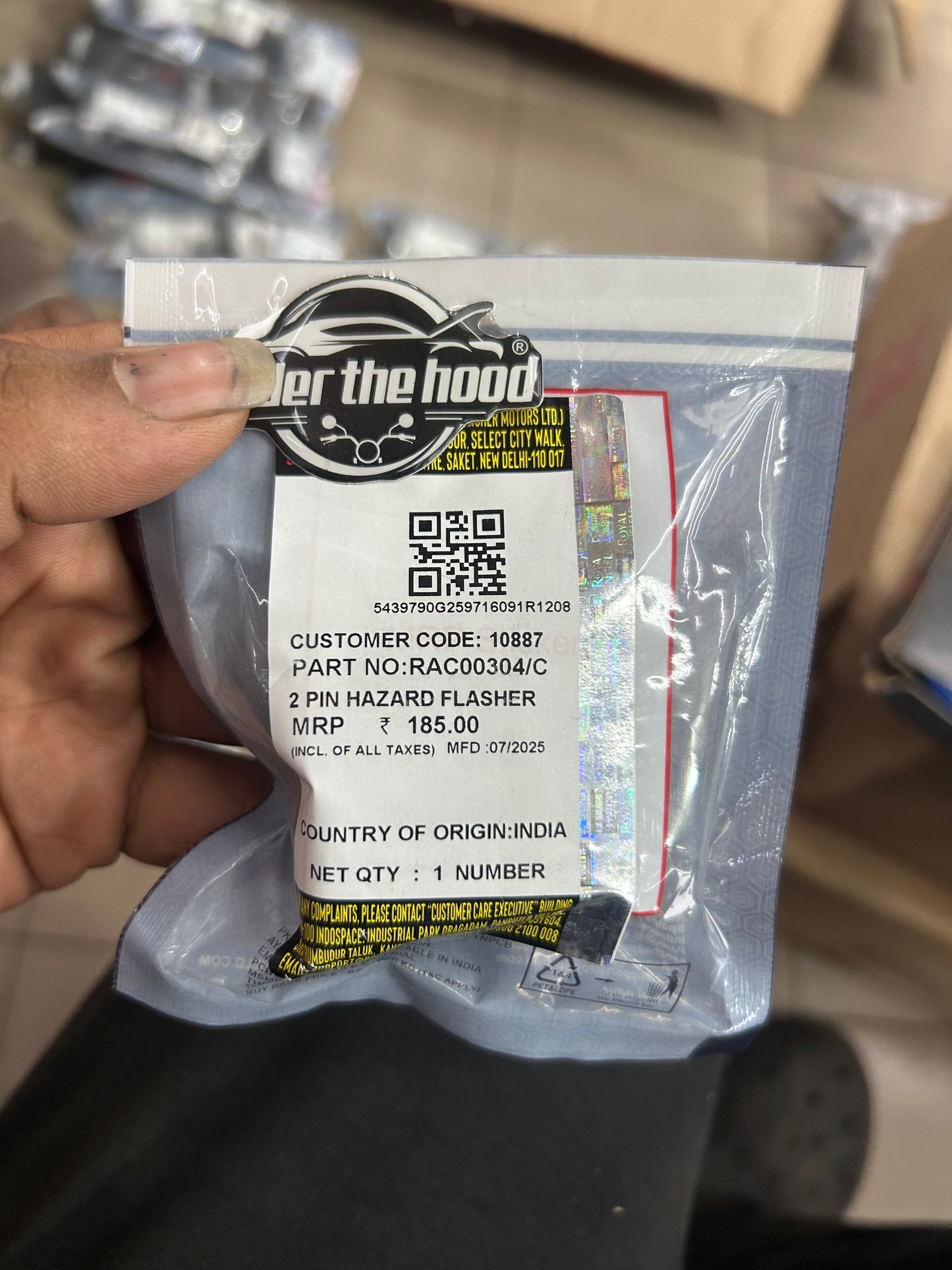 Royal Enfield 2-Pin Hazard Flasher Relay (RAC00304/C) – OEM for Meteor 350, Hunter 350 & Reborn Classic 350