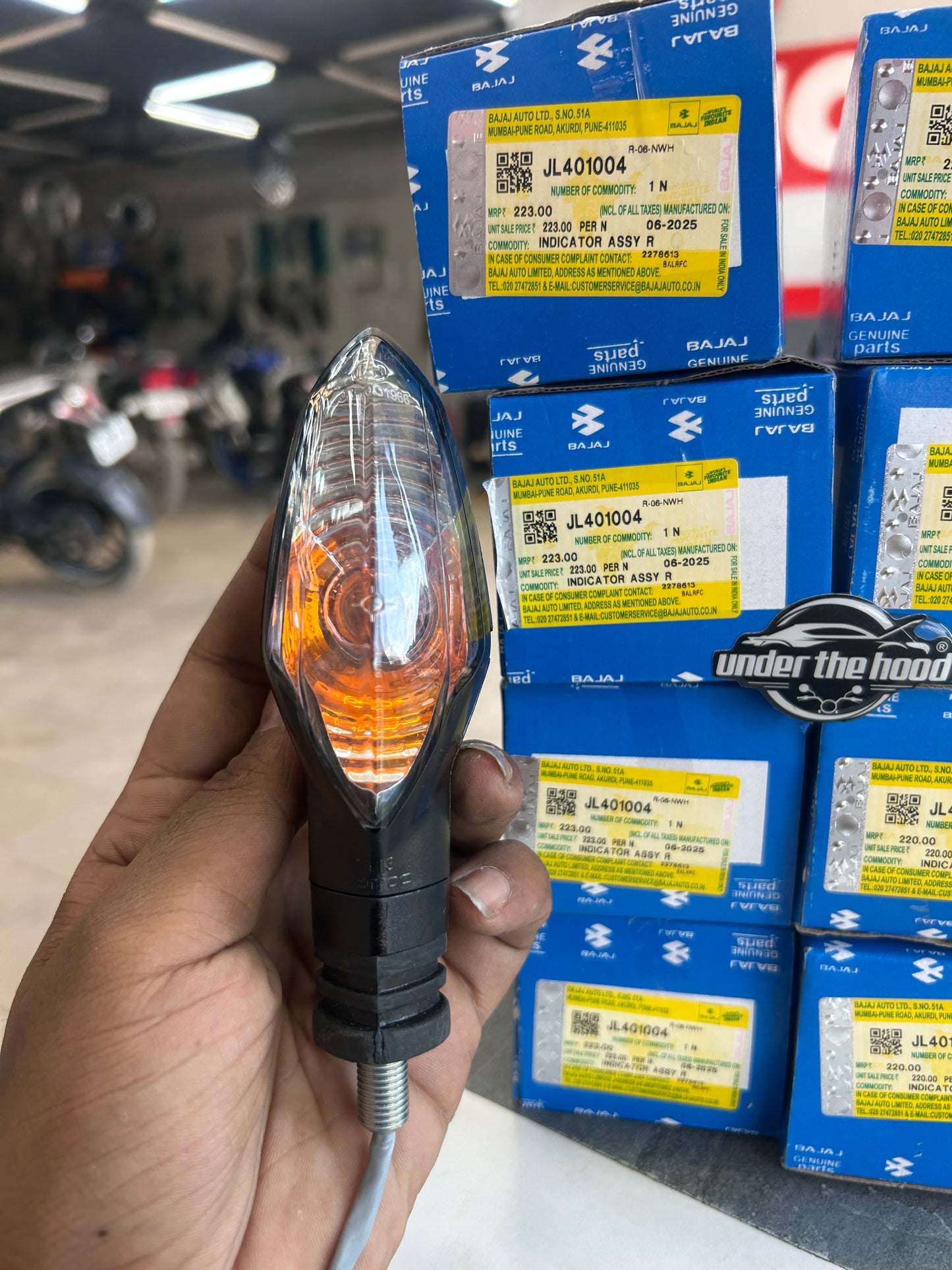 Bajaj JL401004 Indicator Assembly – Front LH & Rear RH for Pulsar (NS160/200NS/AS150/AS200, 2012–2017)
