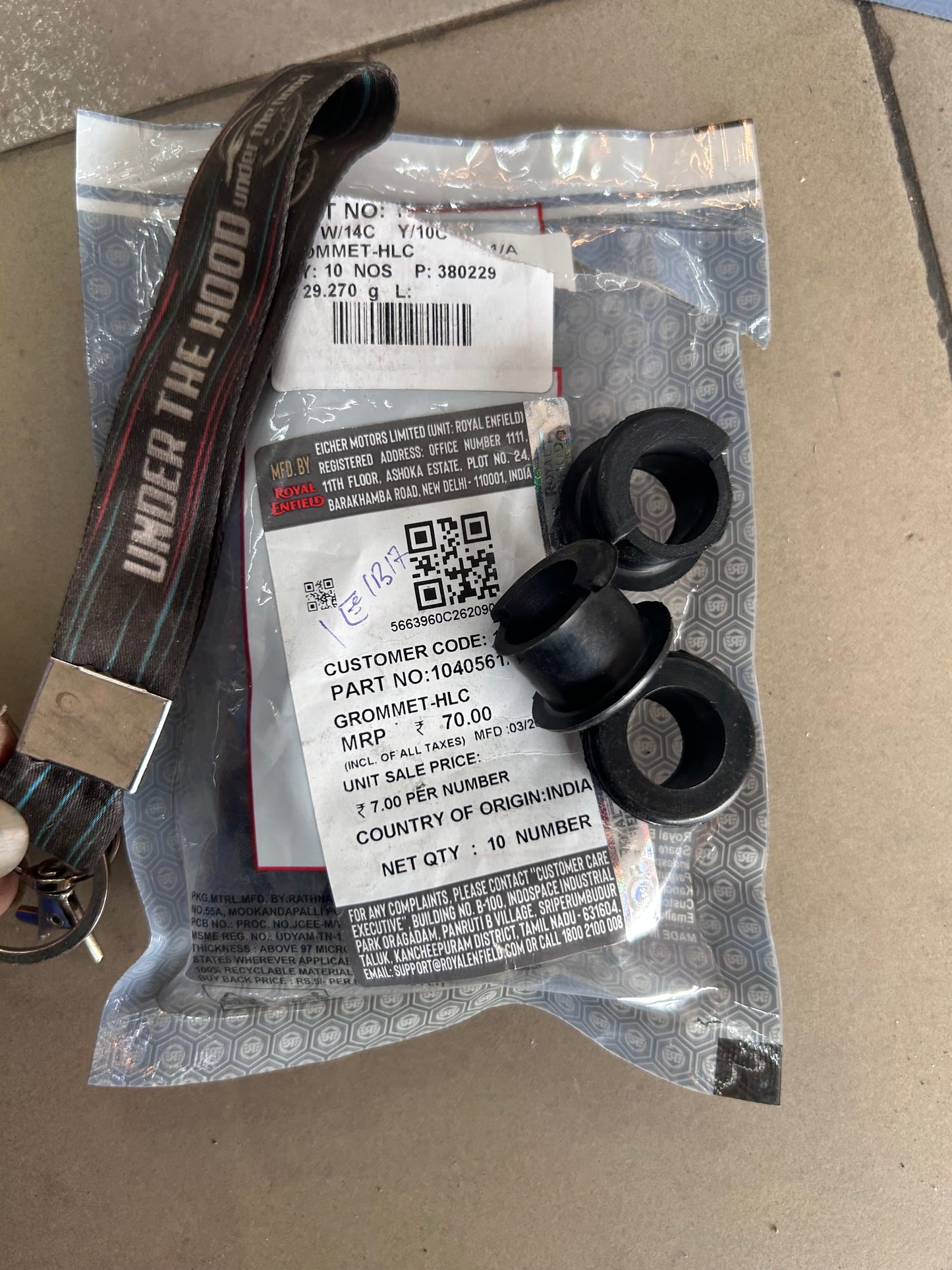 Headlamp Casing Cable Grommet (Grommet-HLC) for Royal Enfield Classic 500 / Bullet 500 | 1040561/A (1040561) | Genuine OEM