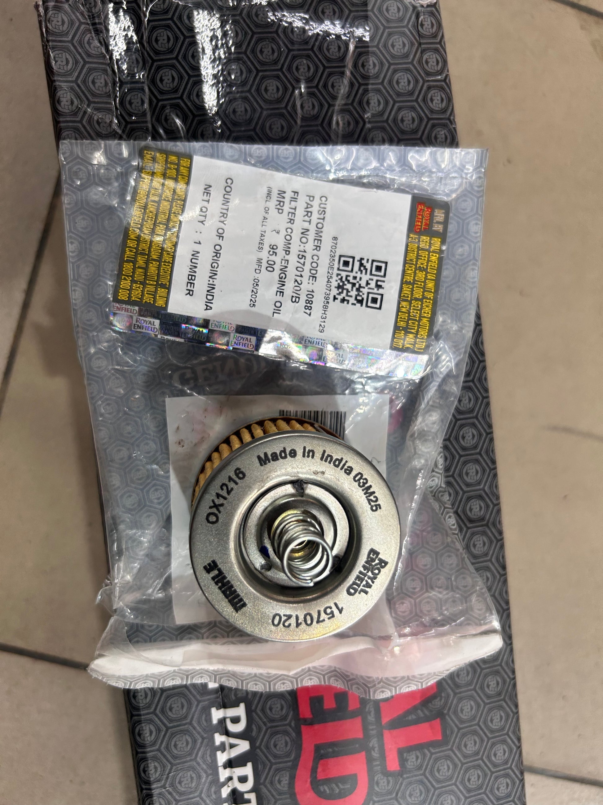 Royal Enfield 1570120 – Genuine Engine Oil Filter Element for