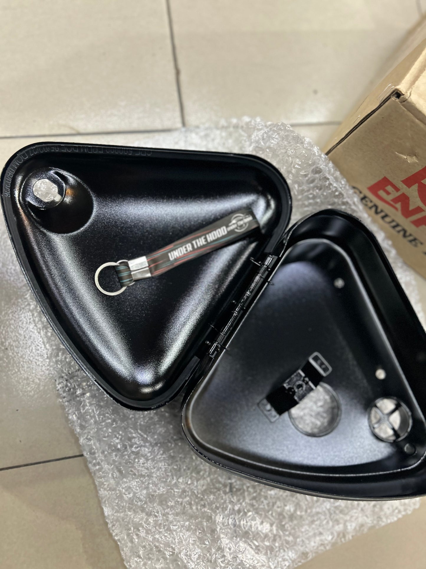 Genuine Royal Enfield Bullet 350 UCE (Kick Start) Air Filter Box Assembly with Sticker – Black – 801624