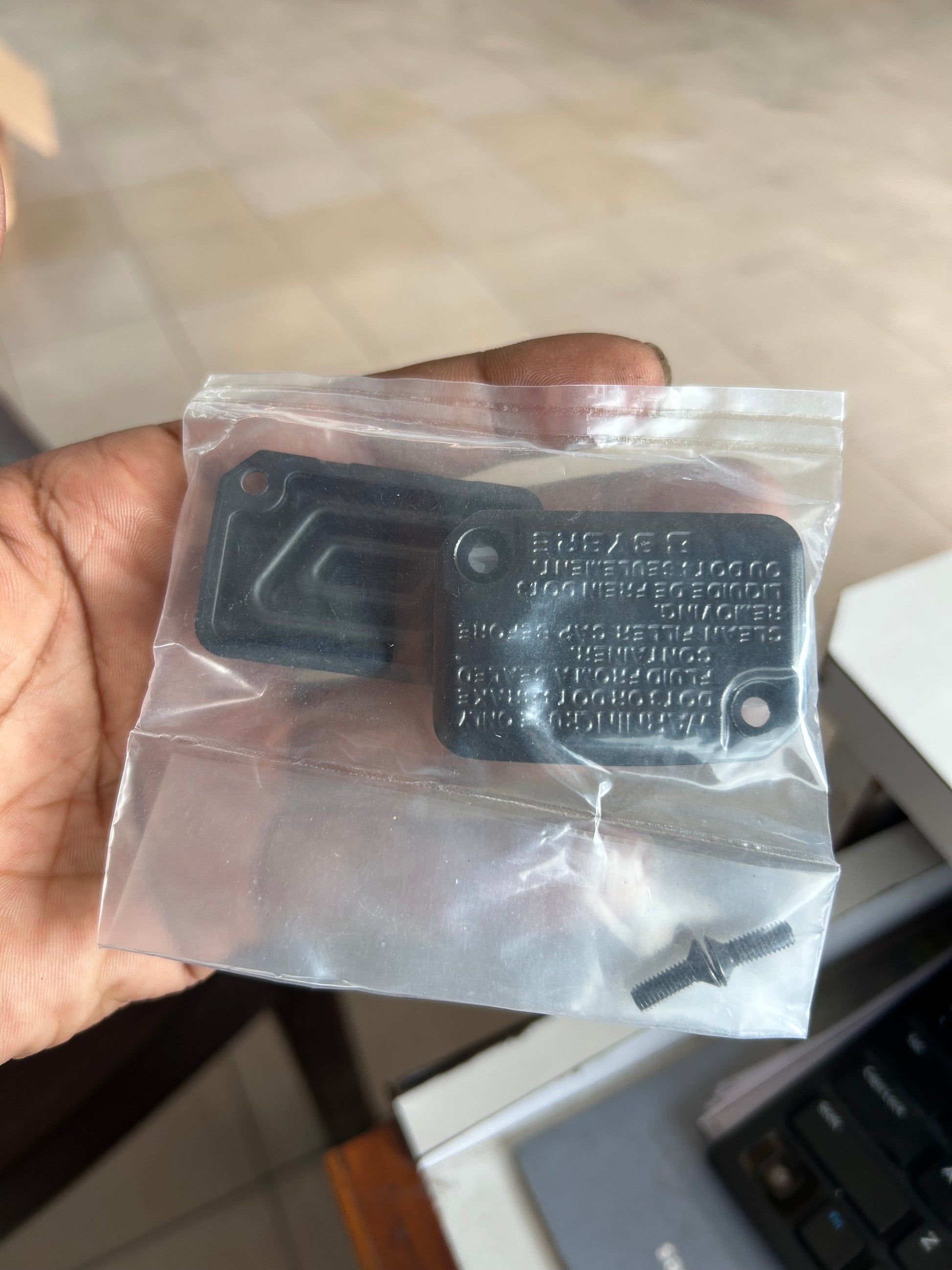 royal-enfield-888009-reservoir-cover-kit