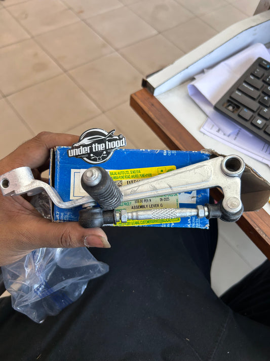 Bajaj Pulsar RS200 gear shift lever assembly DT561201