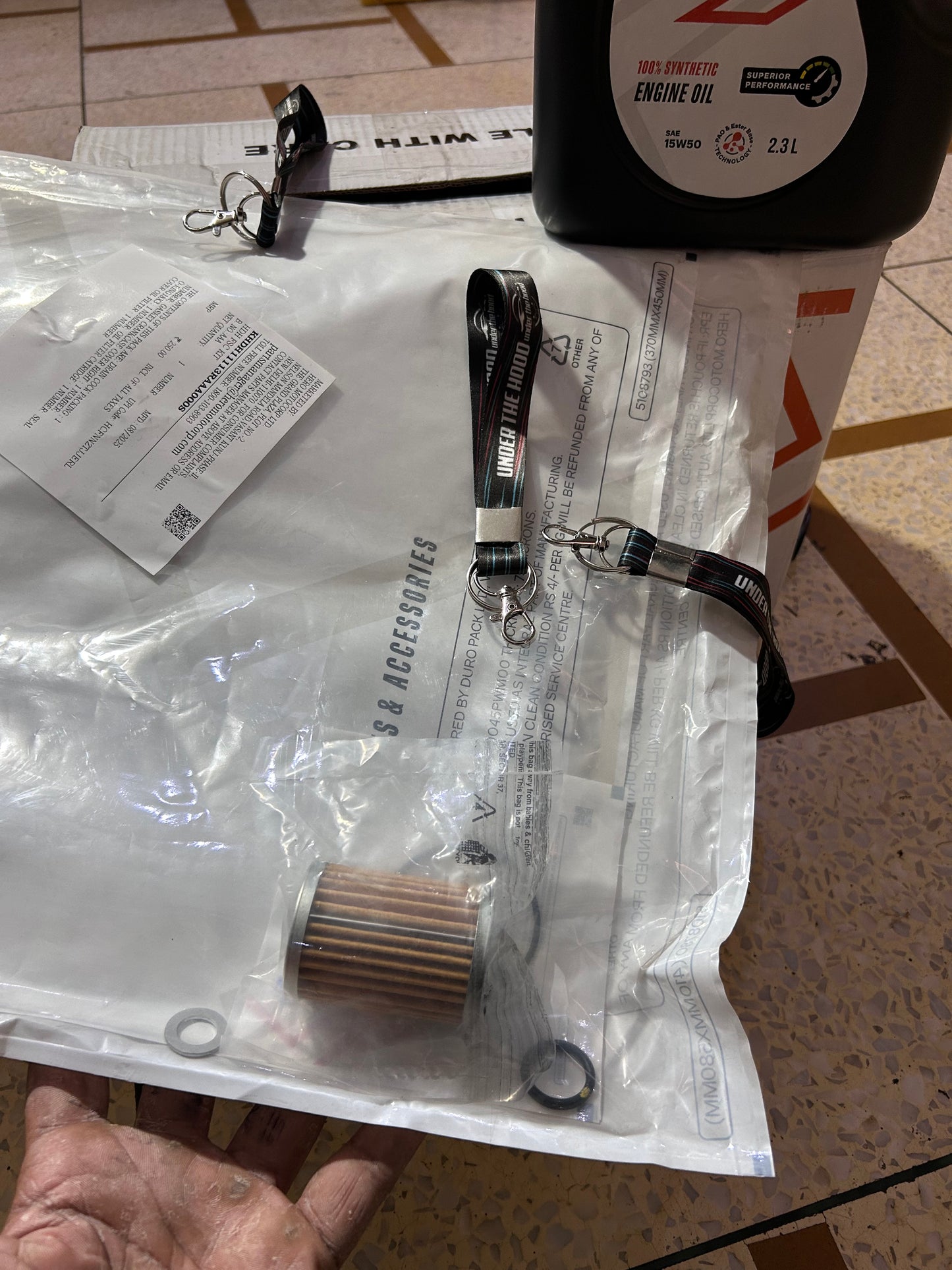 Harley-Davidson X440 / Hero Mavrick 440 Complete Oil Change Kit – Genuine 15W50 MA2 Engine Oil (2.3L) + Hero Oil Filter & Gasket Kit KHDH11113RAAA000S (15410ACA001S)