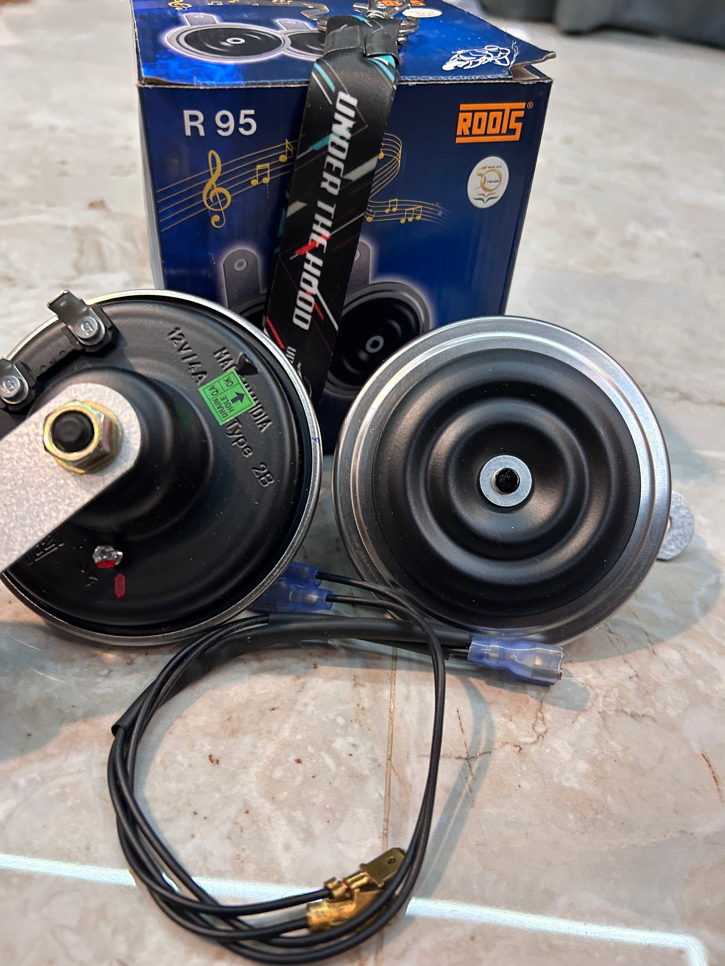 Roots R95 Twin Horn Set – 12V (90/95mm) Universal Fit for Cars & Motorcycles (OEM Quality, High-Performance Sound)