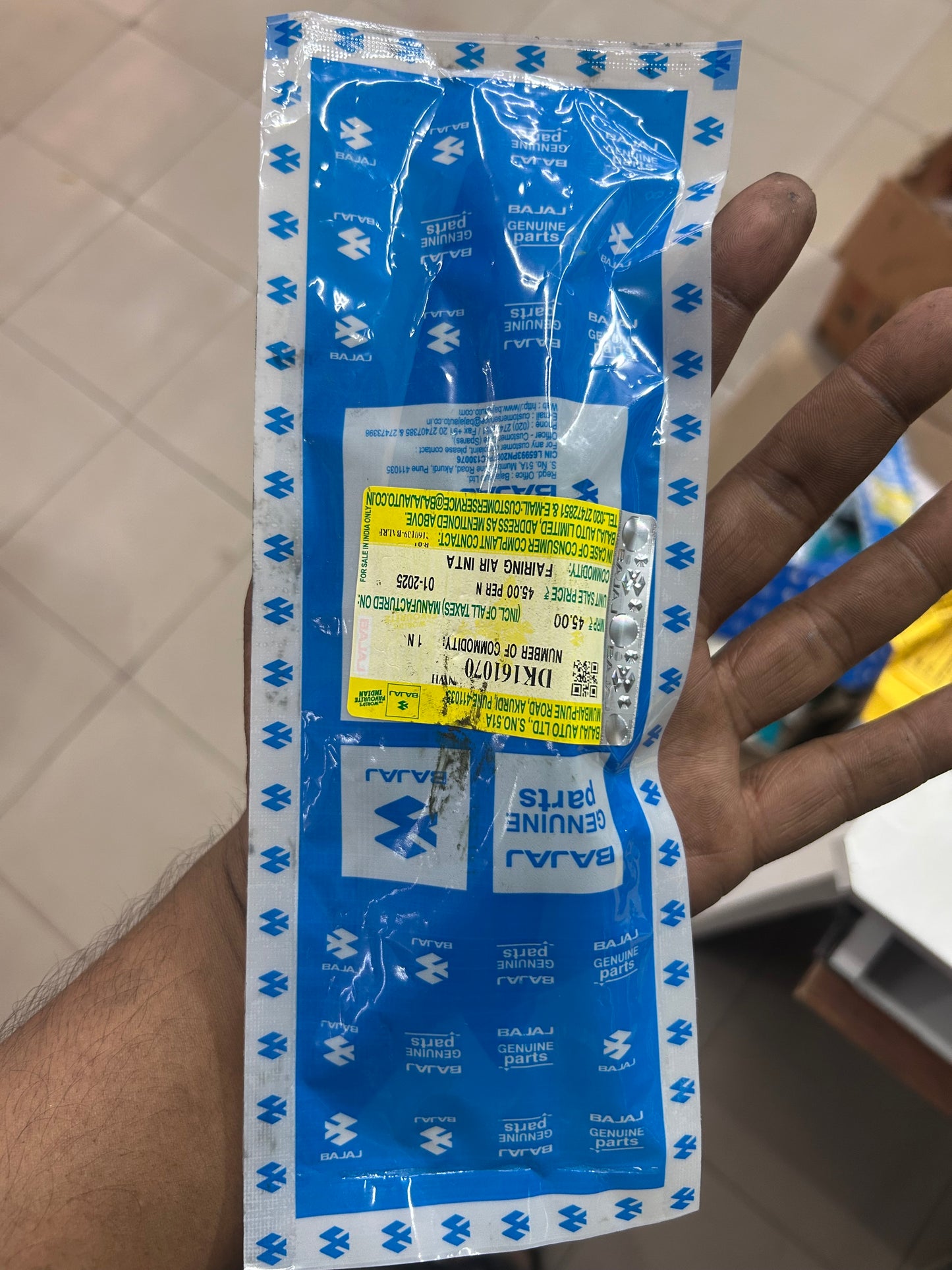 Fairing Air Intake Right (DK161071) – Genuine Bajaj for Pulsar 220 UG4