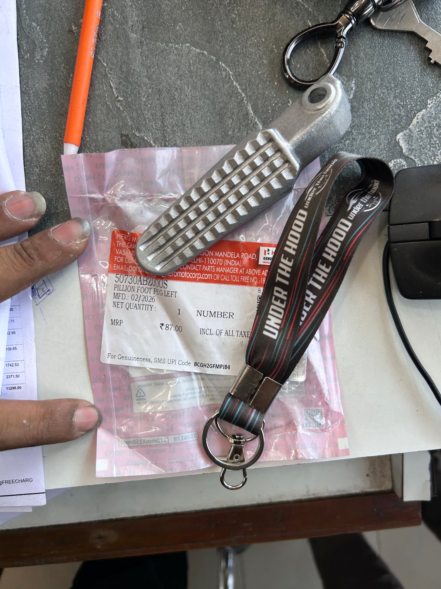 Hero Genuine Pillion Foot Peg Left for Xtreme 125, Xtreme 160 & Karizma – 50730ABZ000S