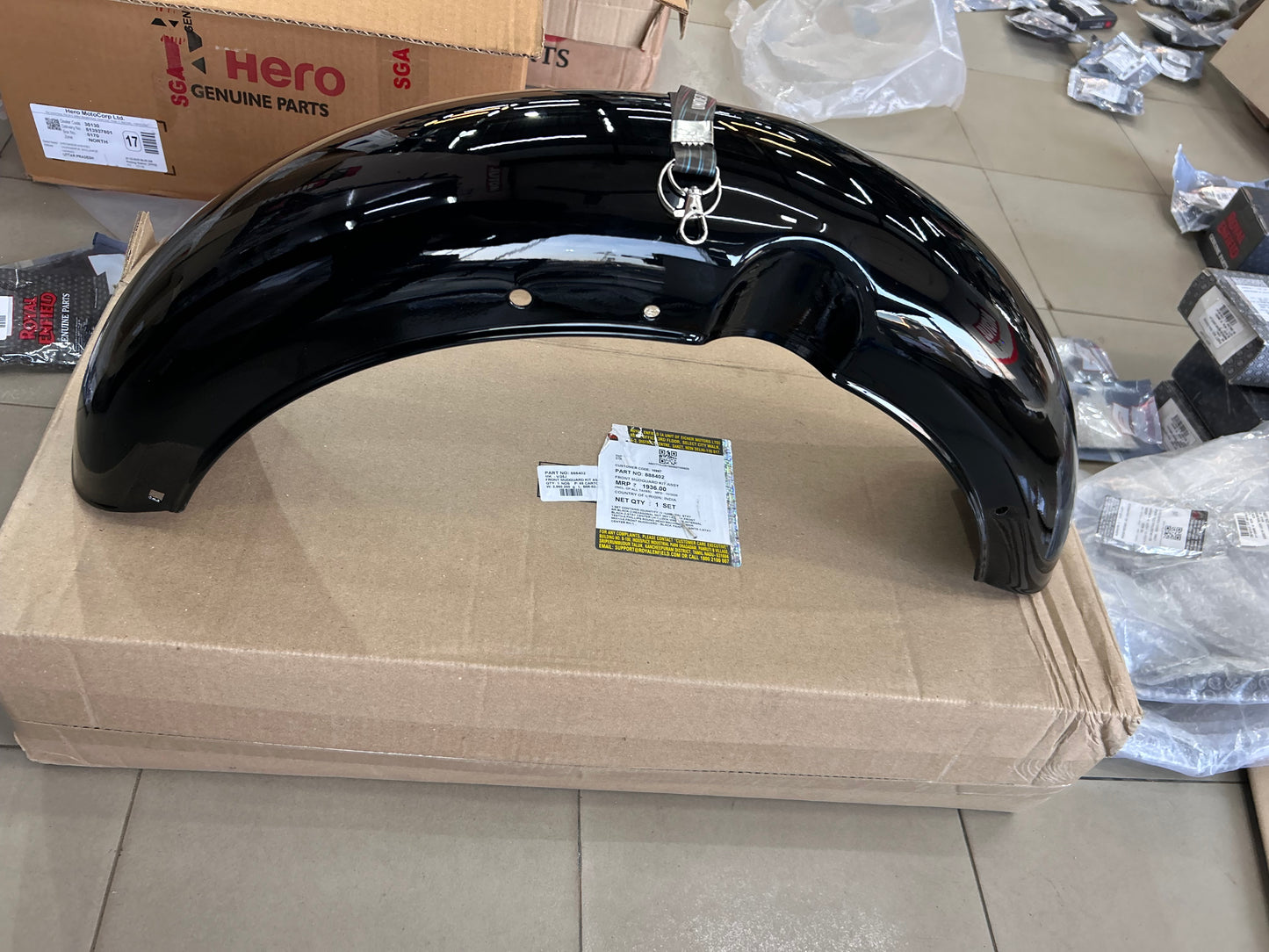Royal Enfield 888402 Front Mudguard Kit Assembly (Black) – Bullet / Standard 350 UCE (OEM Genuine)