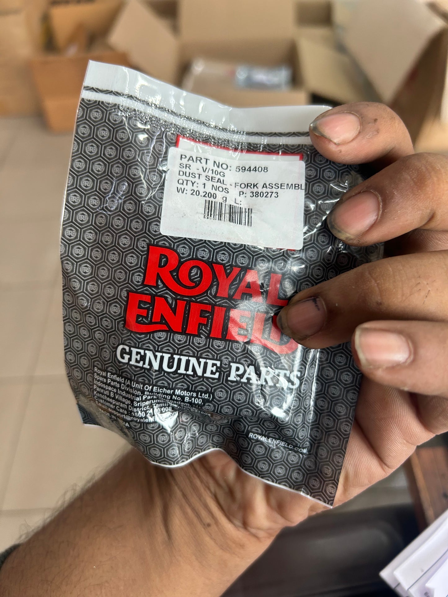 Royal Enfield 594214/A – Rear Reflex Reflector (Red) | OEM for Hunter 350 & Thunderbird 350