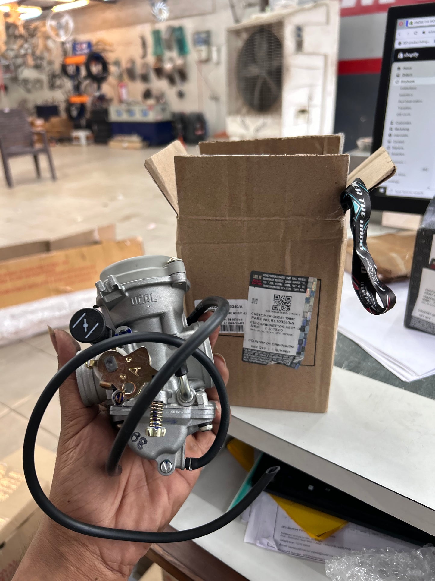 RLT00240/A – BS29 Carburettor (Dual-Fuel E10/E20) – Successor to 576583/C | For Classic 350, Standard 350 & Electra 350 – BS4 UCE | Genuine Royal Enfield