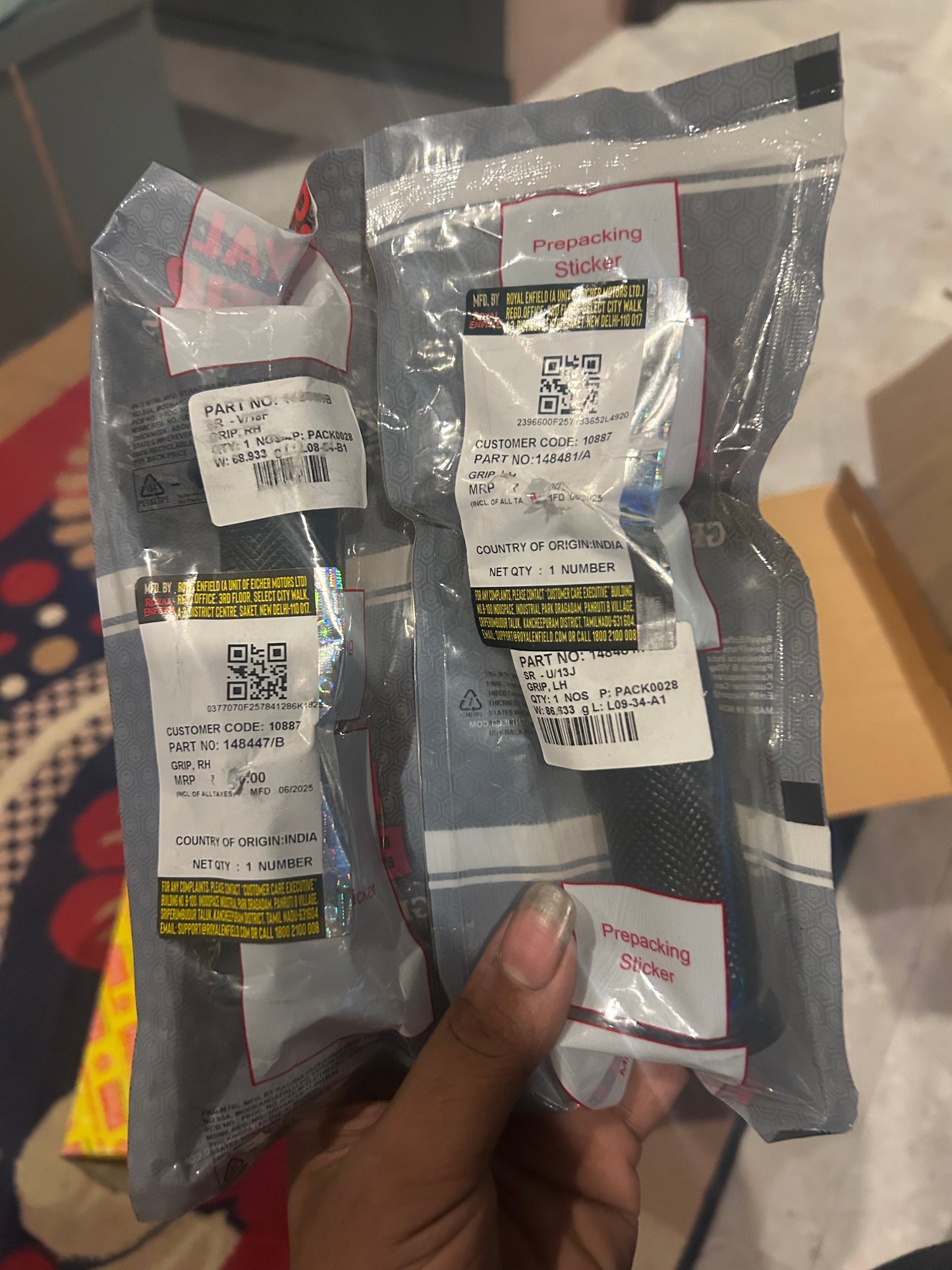 Royal Enfield Handle Grip Set (148447/B & 148481/A) – Genuine Throttle & Clutch Side Grips for Interceptor 650 / Continental GT 650