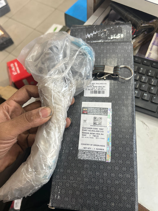 Royal Enfield RAL00613/B – Right Rear View Mirror (RH) for Interceptor Bear 650 Euro V (MY25) – Genuine OEM