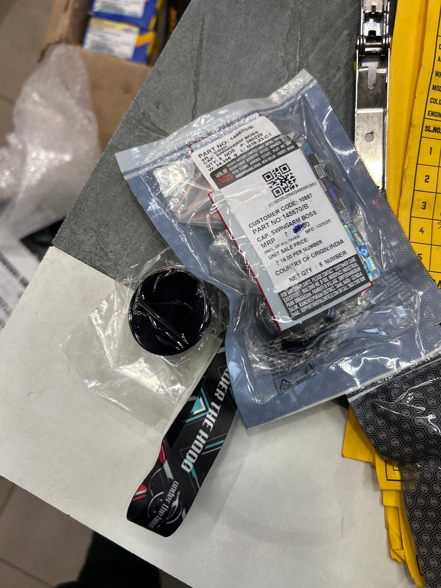 Royal Enfield Swingarm Boss Cap – 148670/B | OEM Cap for Interceptor 650 & Continental GT 650