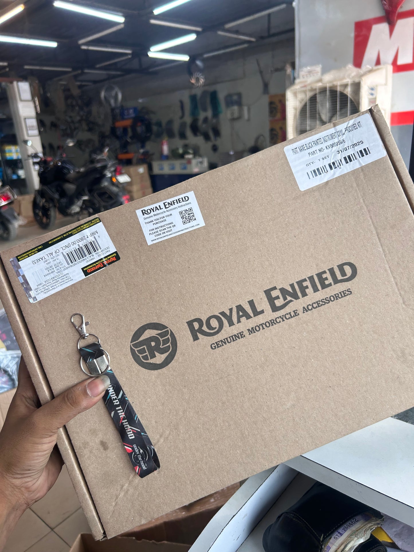 Royal Enfield 1990530 Black Painted Instrument Cowl — OEM Windshield / Flyscreen for Bear 650