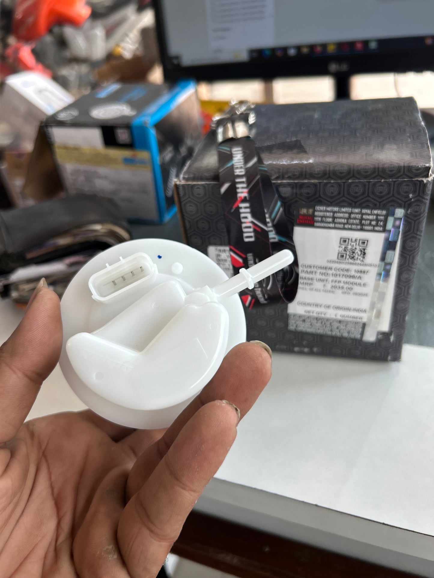 Royal Enfield 1017096/A – Base Unit (FFP Module Outlet Section) for Classic 500, Bullet 500 & Himalayan 411 EFI