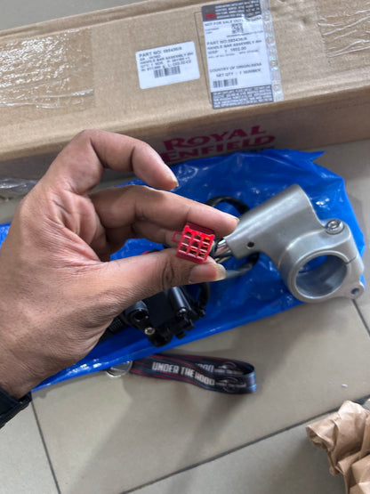 Royal Enfield Continental GT 535 BS4 Right Handlebar Assembly – Genuine OEM – 585436/A