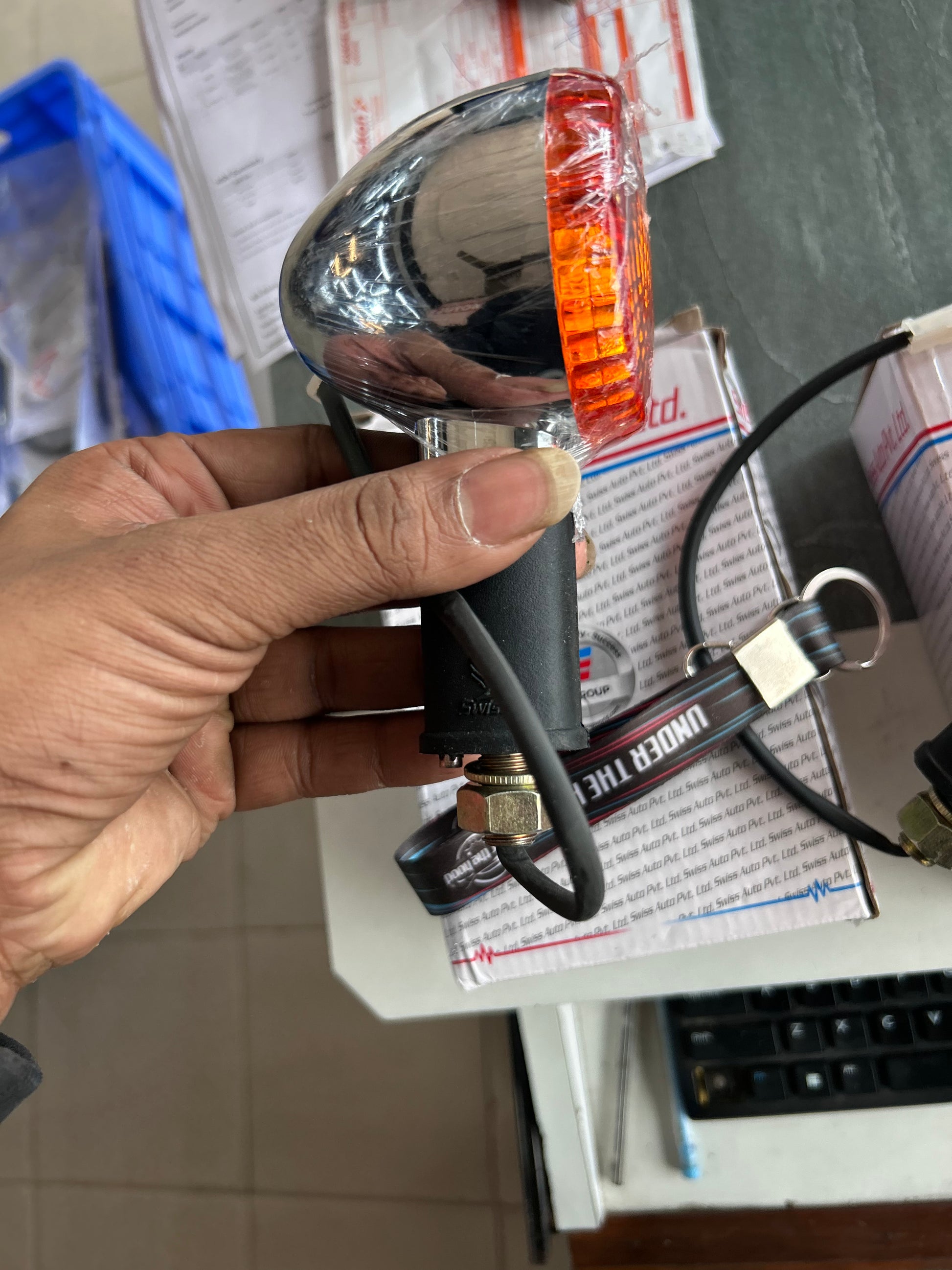Chrome bullet indicator blinker with amber lens and rubber stalk for Royal Enfield Classic UCE