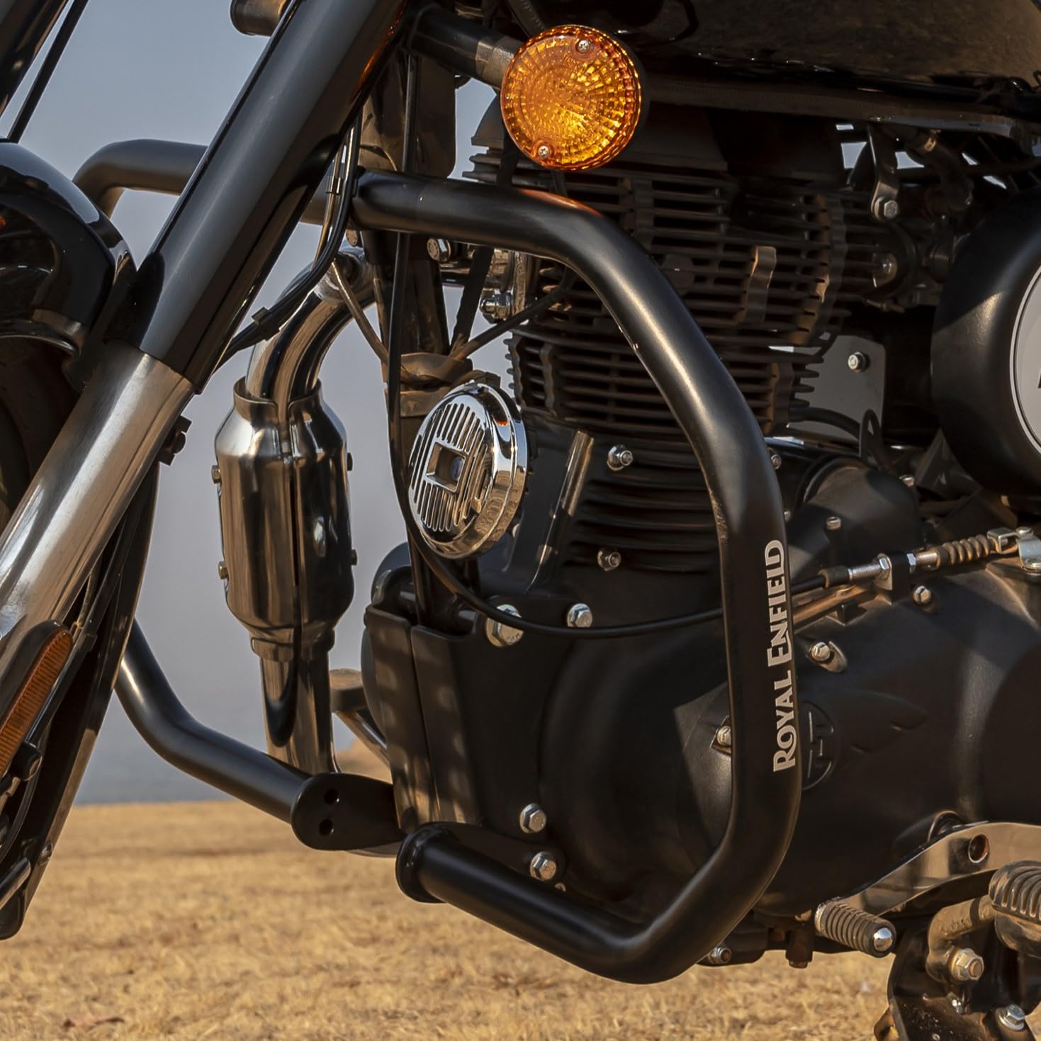 Close-up: 32 mm dual-coated Octagon guard 1990601 with RE branding