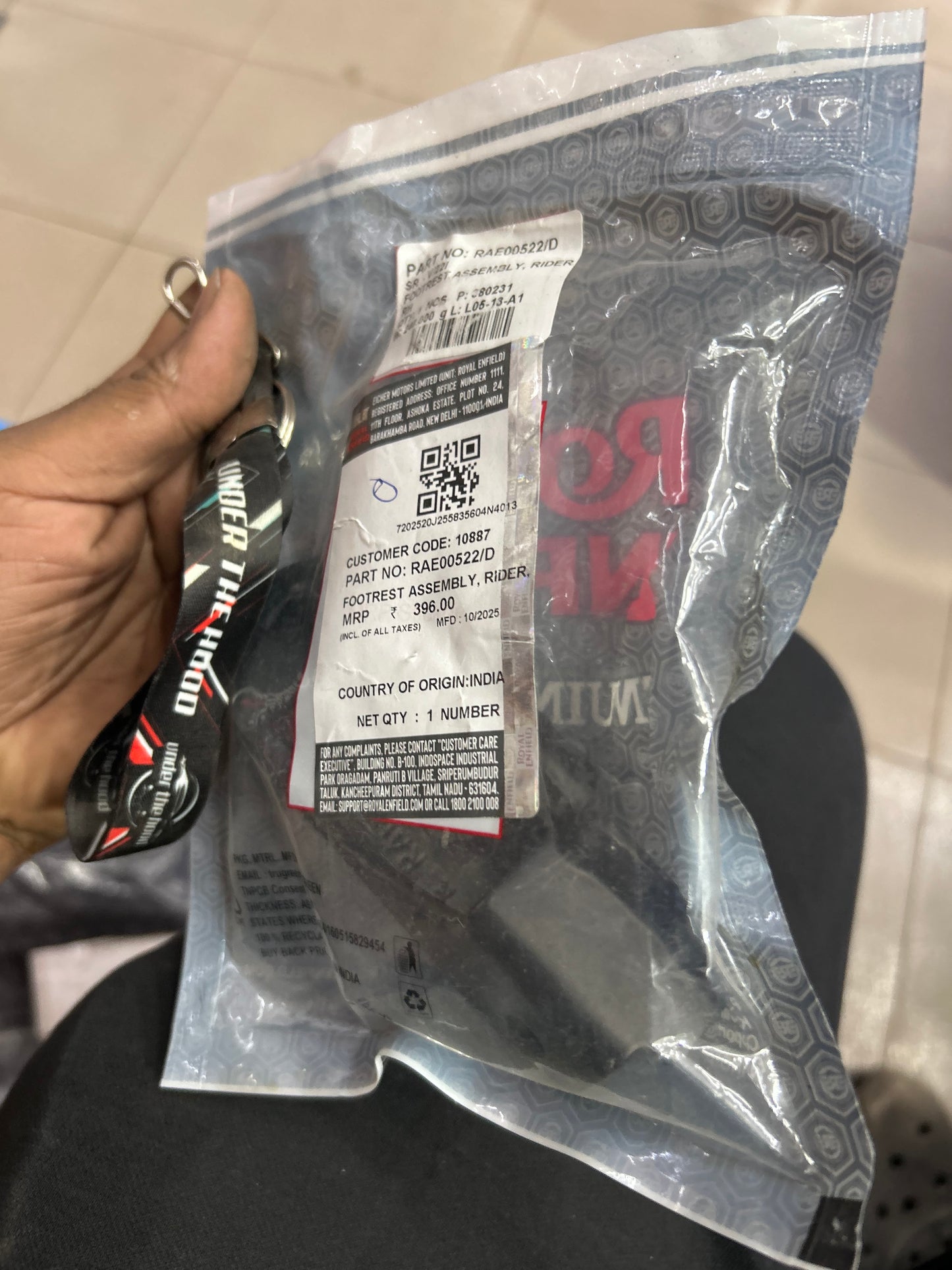 Royal Enfield Right Rider Footrest Assembly – OEM (RAE00522/D) for Bear 650