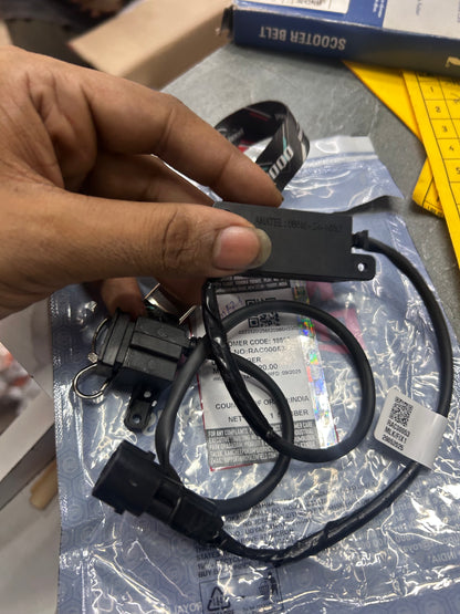 Royal Enfield RAC00053/F – OEM USB Charger (Handlebar) for Classic 350 Reborn, Meteor, Bullet 350, Hunter 350 J-Series & Retrofit Upgrade for Older Models