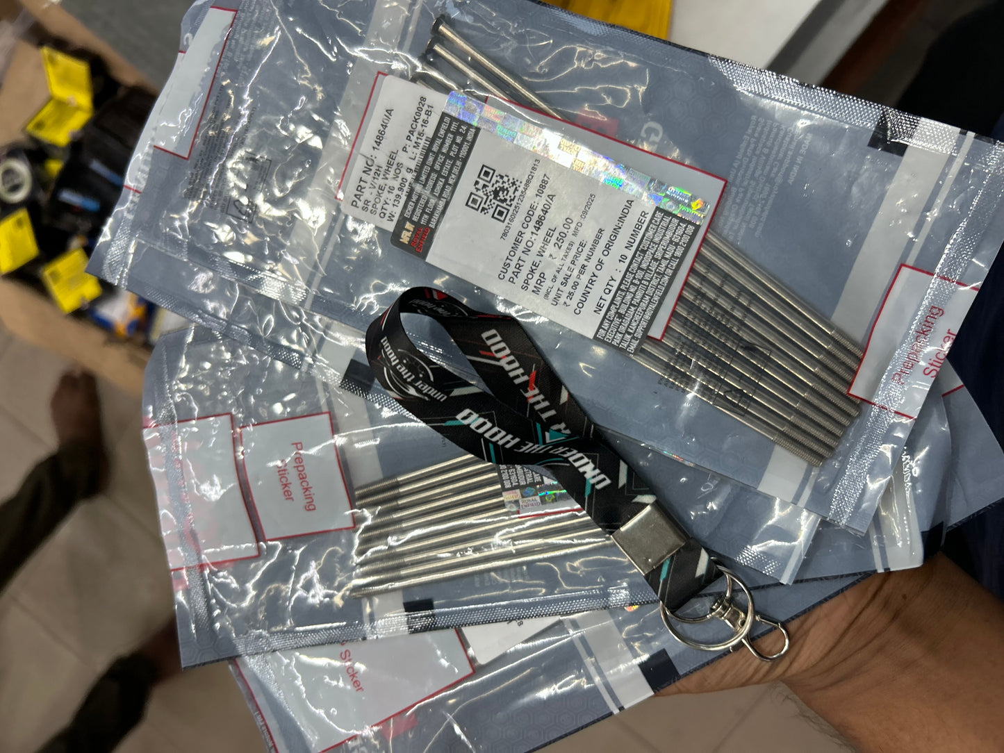 Royal Enfield Front Wheel Spoke & Nipple KIT (40 + 40 pcs) — Interceptor 650 / Continental GT 650 — 148640 (Spokes) + 585179 (Nipples) | Genuine OE