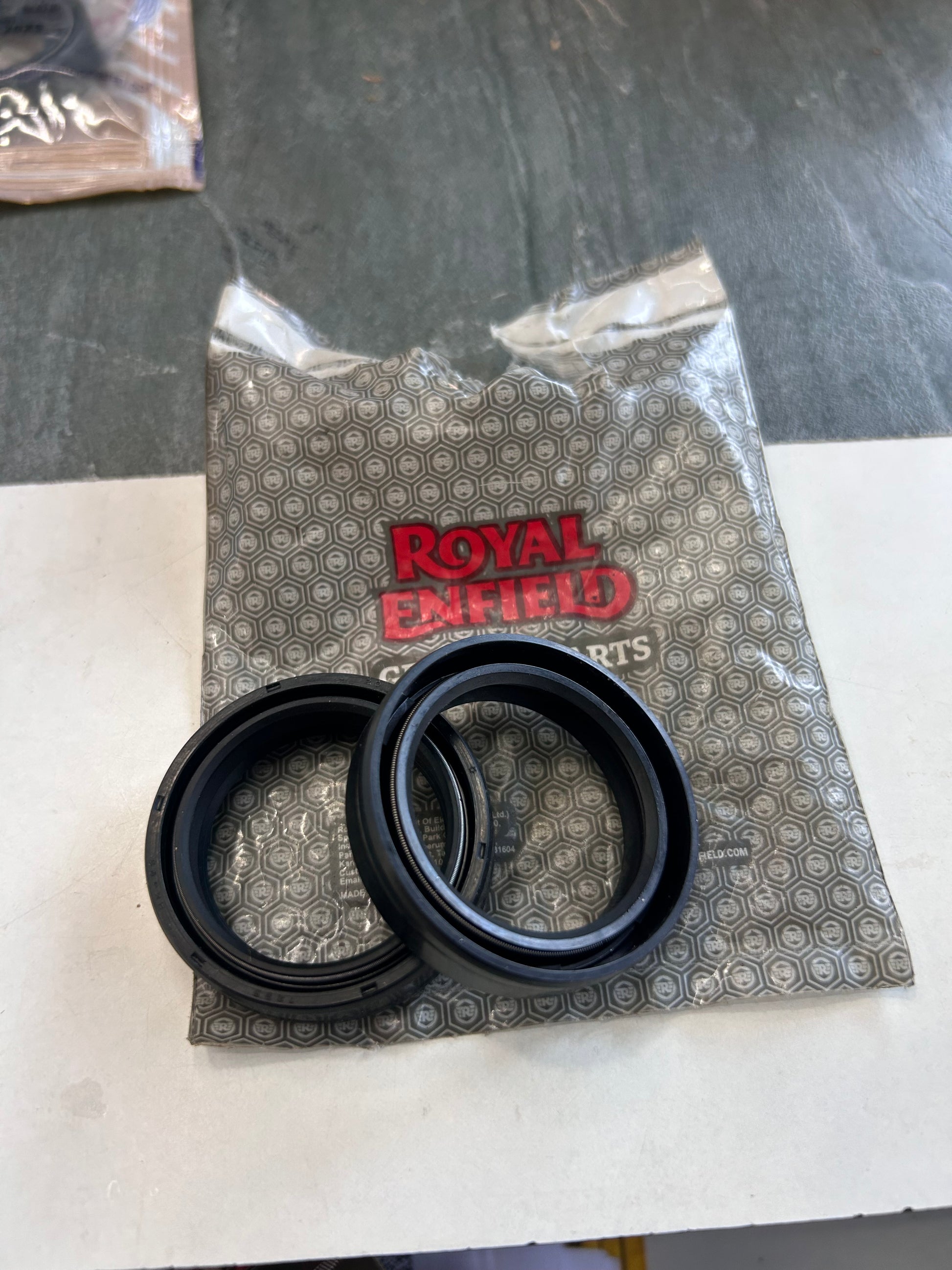 Royal Enfield 147632/A – Front Fork Oil Seal Classic 350