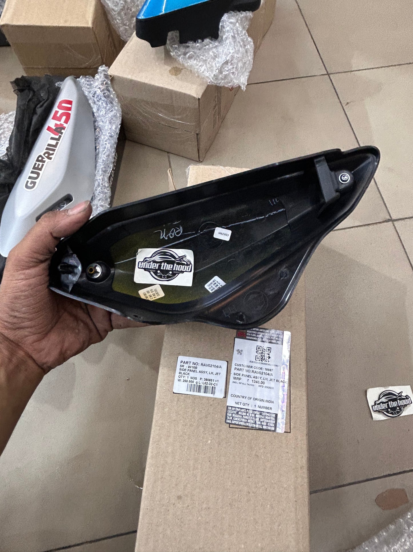 Royal Enfield RAV02104 – Side Panel Assy, LH, Ribbon Yellow for Guerrilla 450 (BS6) – Genuine OEM