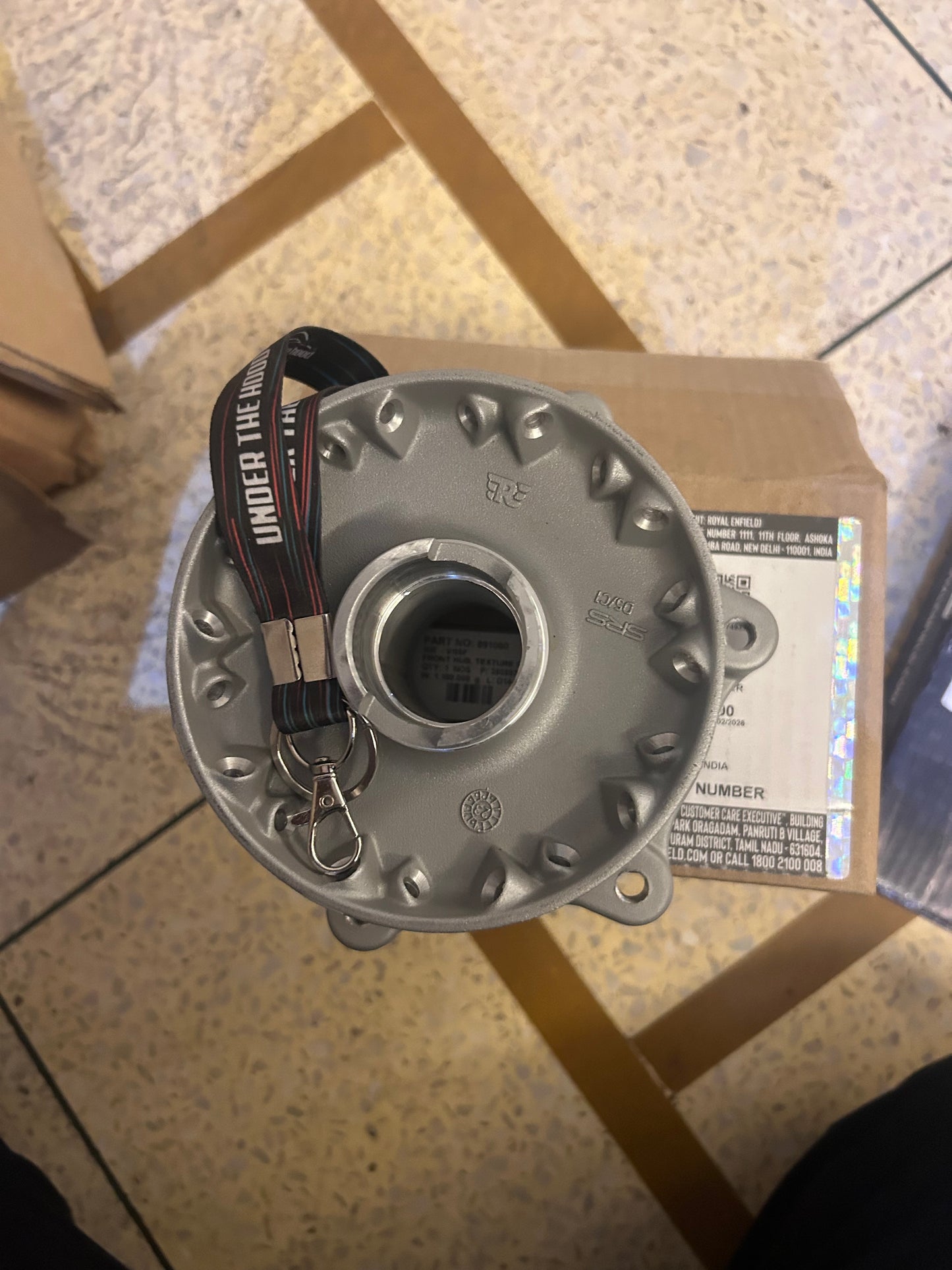 Royal Enfield Genuine Front Hub (Texture Silver) for Classic 500 / Bullet 500 Euro 4 (Spoke Front Wheel) – 891060