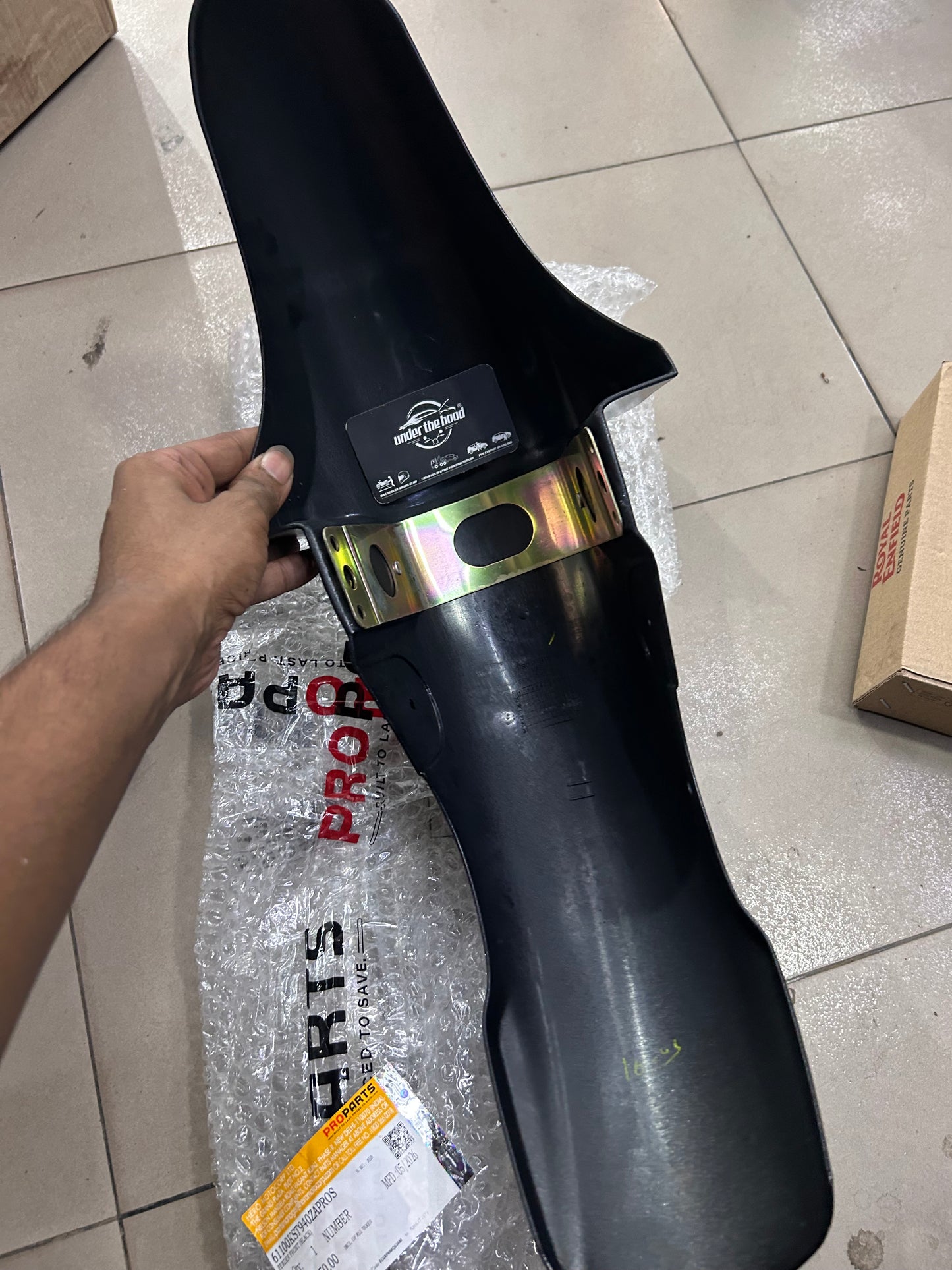 Hero ProParts Splendor Plus / Splendor Pro / HF Deluxe / HF Dawn Front Fender Black | Affordable Genuine Hero Front Mudguard | 61100KST940ZAPROS