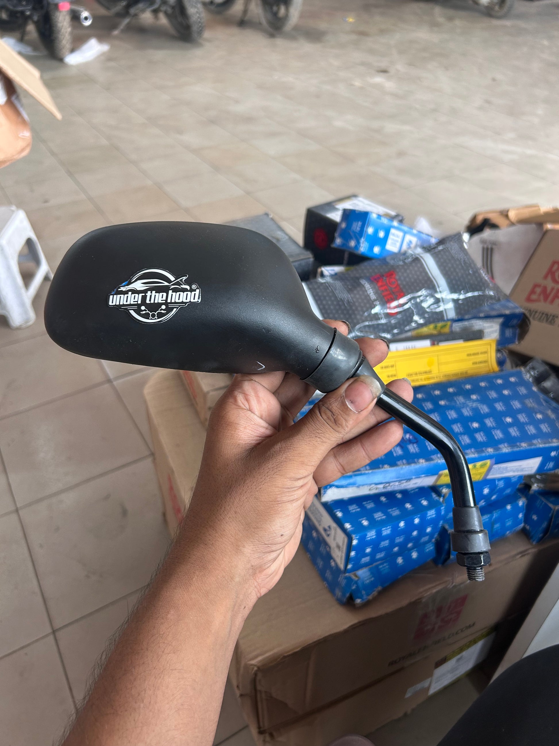 Bajaj DJ221004 Rear-View Mirror Assembly Right (RH) – Genuine OEM for  Pulsar 150, Platina 110, CT 125, Boxer CT 150