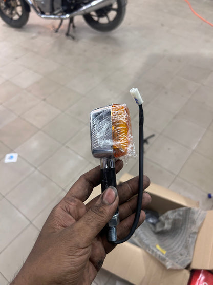 Royal Enfield Interceptor GT 650 Trafficator Assembly with Bulb – 148486