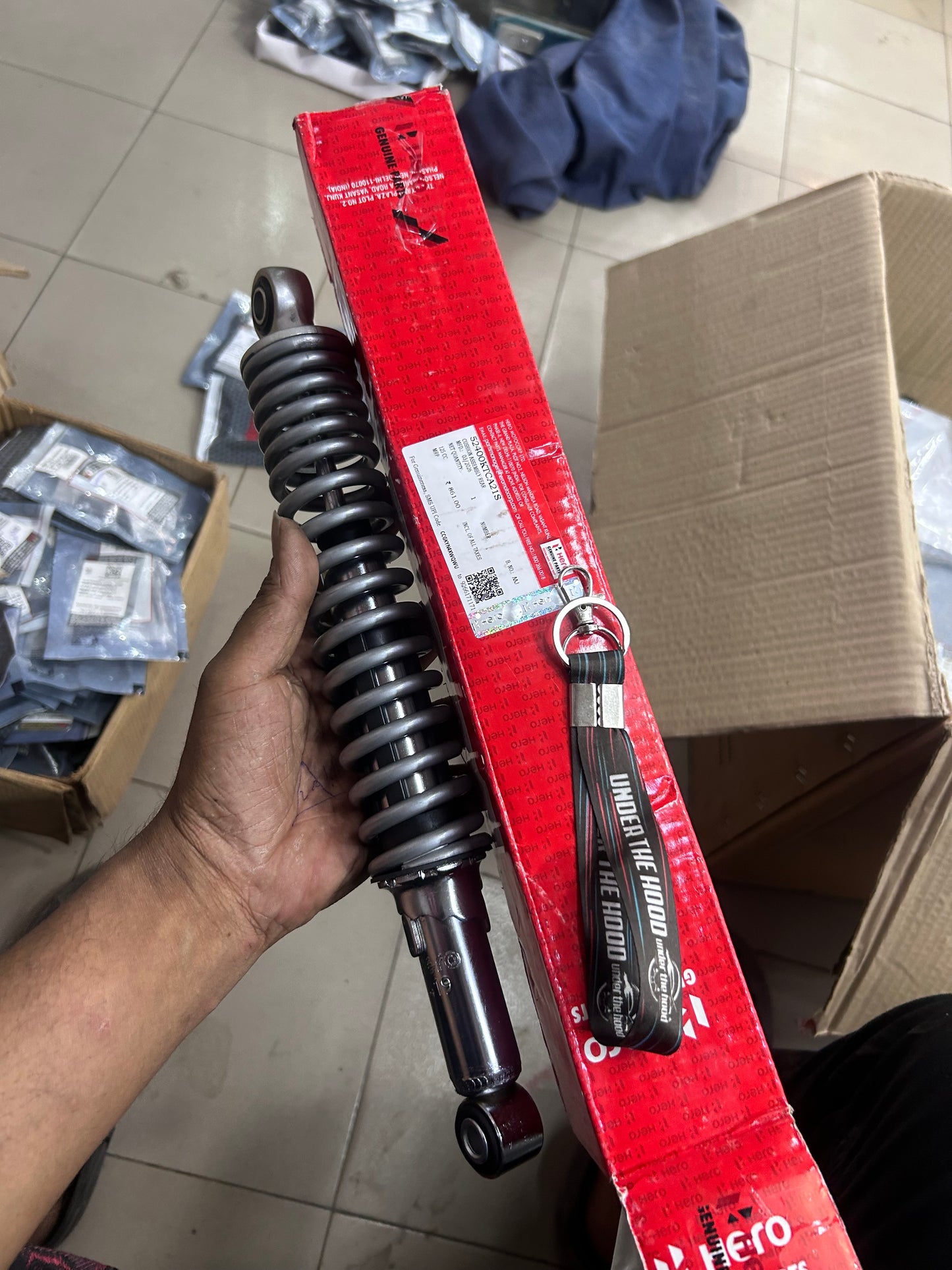 Hero Genuine Rear Shock Absorber / Cushion Assembly for Super Splendor – 52400KTCA21S