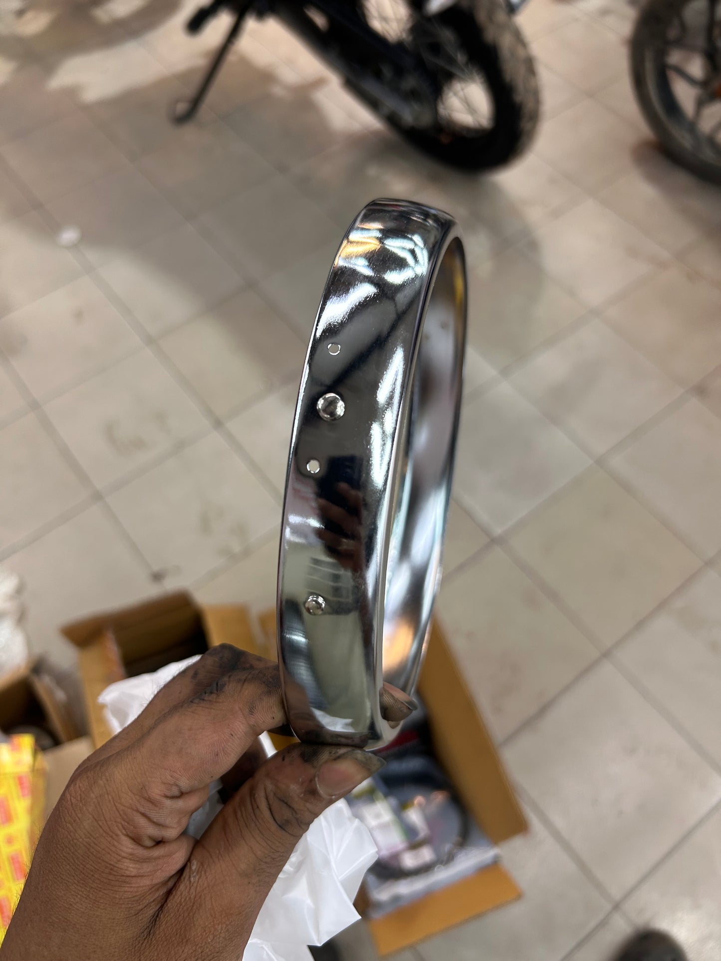 Royal Enfield 583888/A Headlamp Outer Rim – Chrome Ring (Classic/Bullet/Electra)