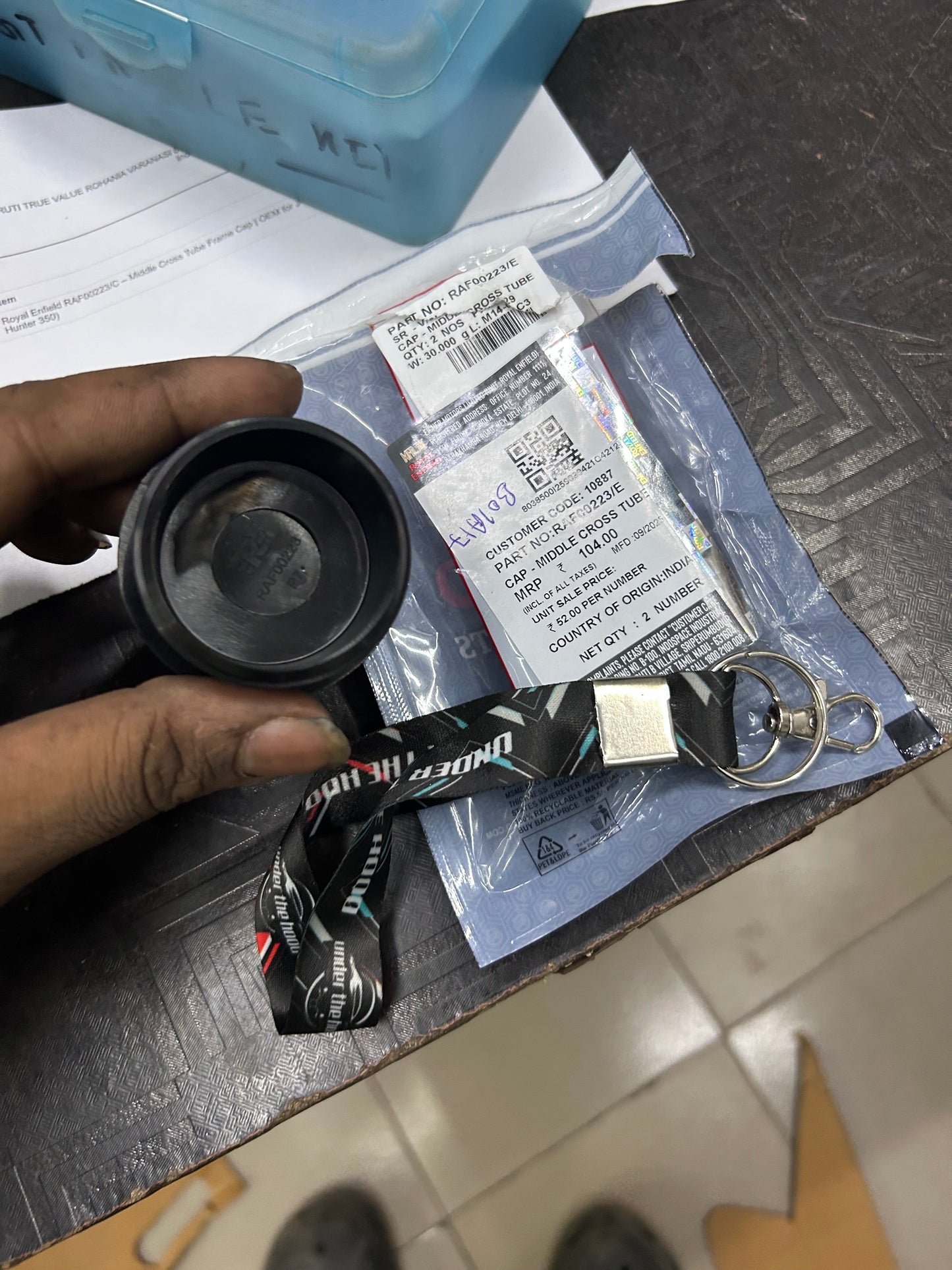 Royal Enfield RAF00223/C – Middle Cross Tube Frame Cap | OEM for J-Series (Bullet 350, Classic 350 UK, Meteor 350, Hunter 350)