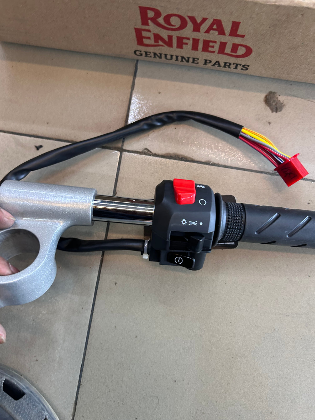 Royal Enfield Continental GT 535 Euro 3 RH Clip-On Handlebar Assembly 585488/G